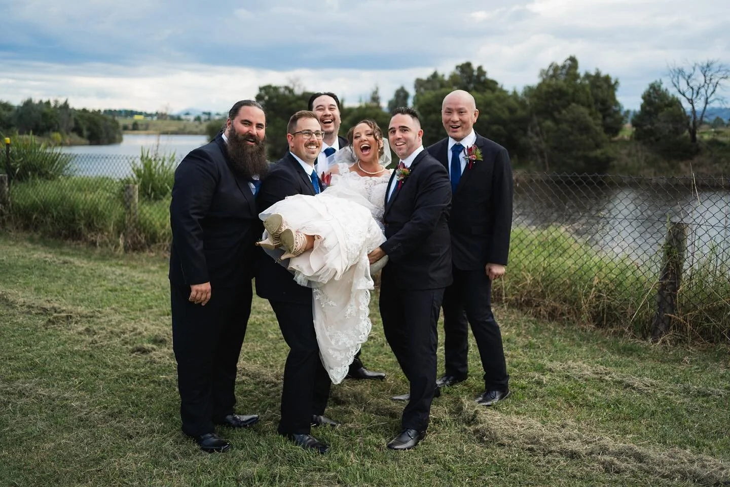 If we&rsquo;re not having fun we&rsquo;re doing something wrong 😊.
#funweddingphotography #weddinphotoinspiration #weddingideas #2022weddings #2023wedding #engaged2022 #pialigoestate