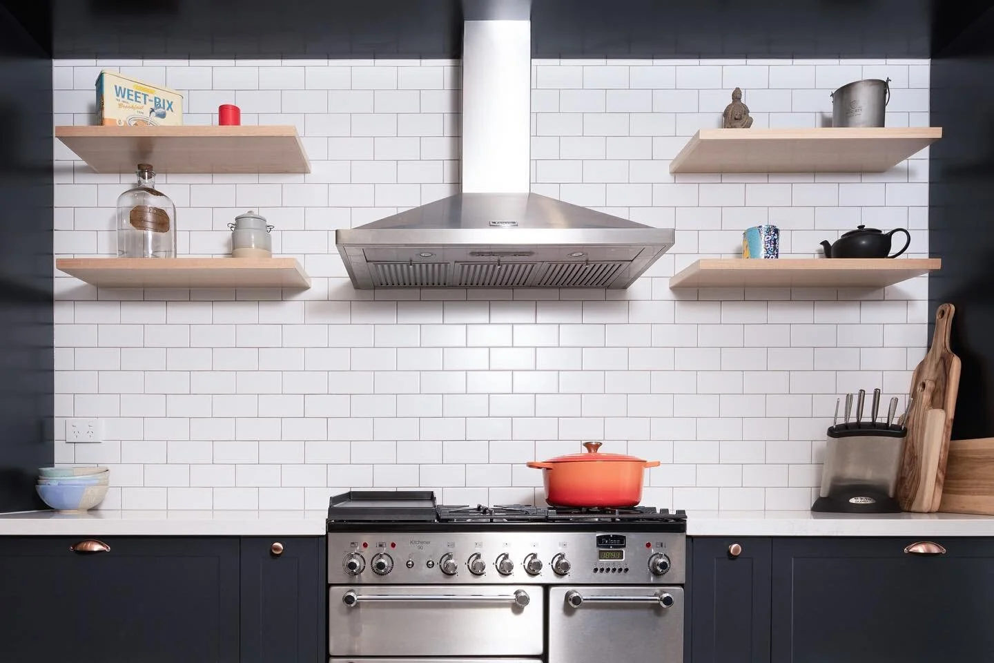 You might think I only shoot weddings and models looking at my feed.
But I also shoot commercial work.
.
How nice is this kitchen?
@apollokitchensau kicking goals.
.
#kitchendesign #luxuryhomes #commercialphotography