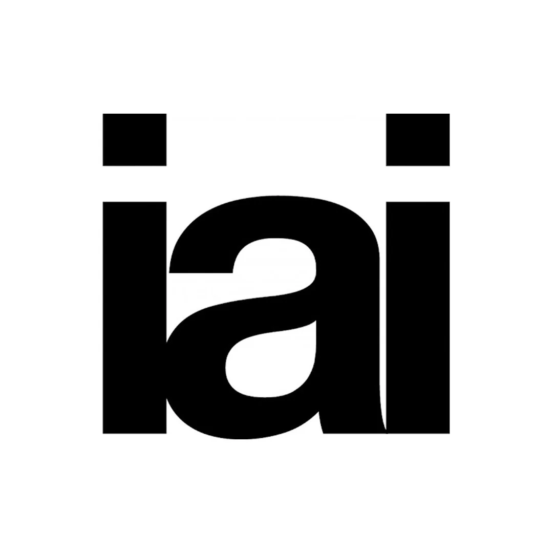 Black text spelling 'fail' on a white background