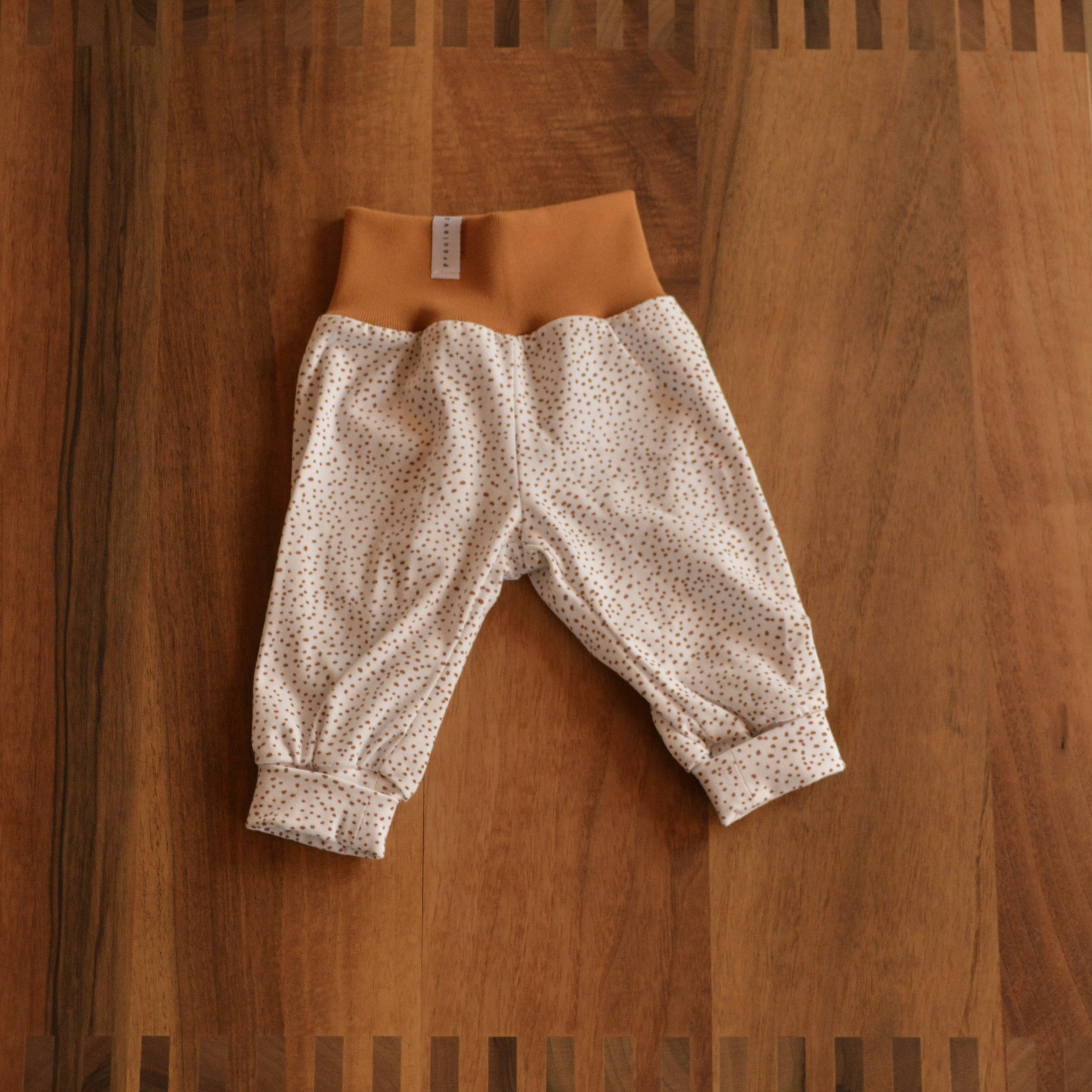 Finley - Dots Standstorm // Grösse 68 // Gots-Jersey // 24 CHF