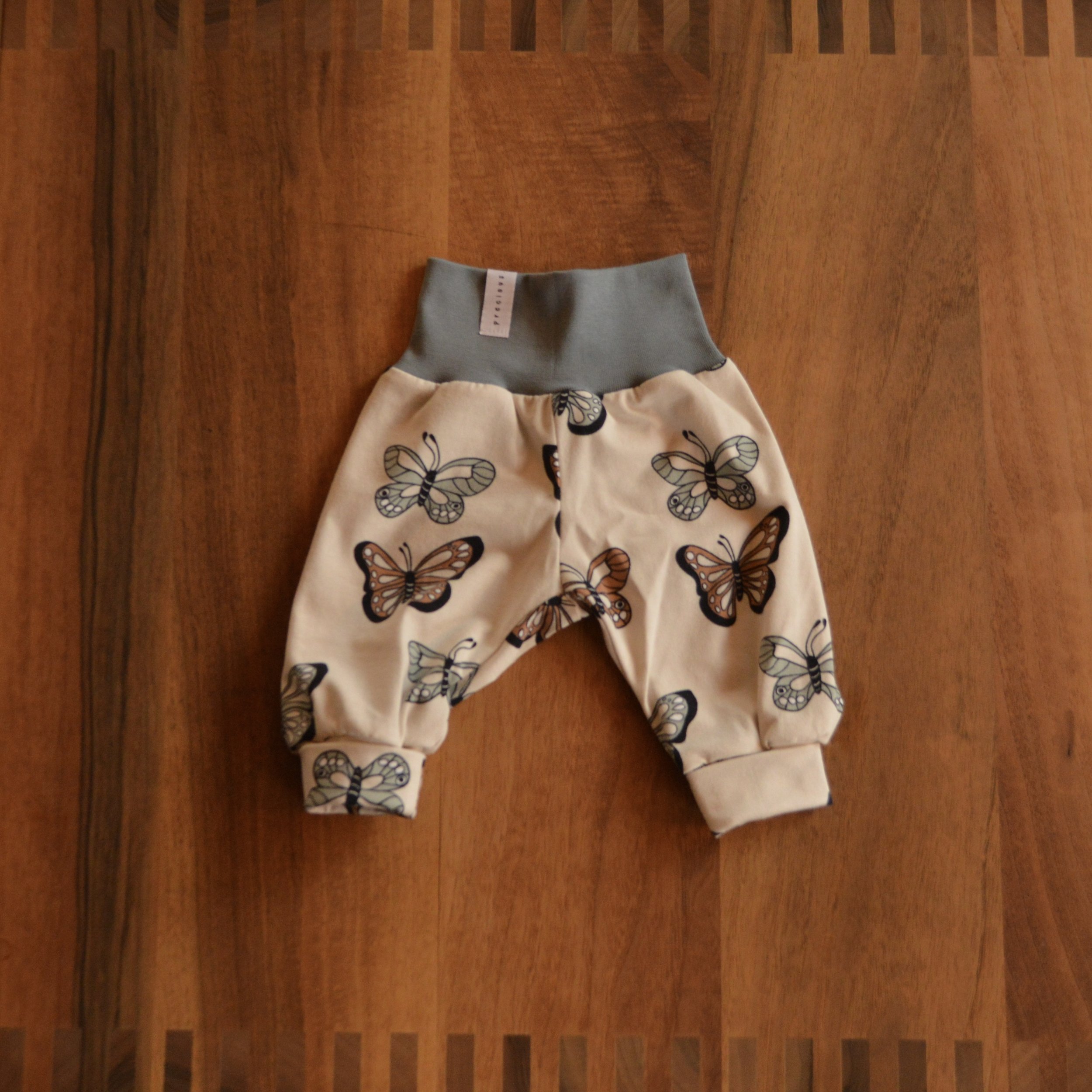 Finley - Schmetterling // Grösse 62 // Gots-Jersey // 22 CHF
