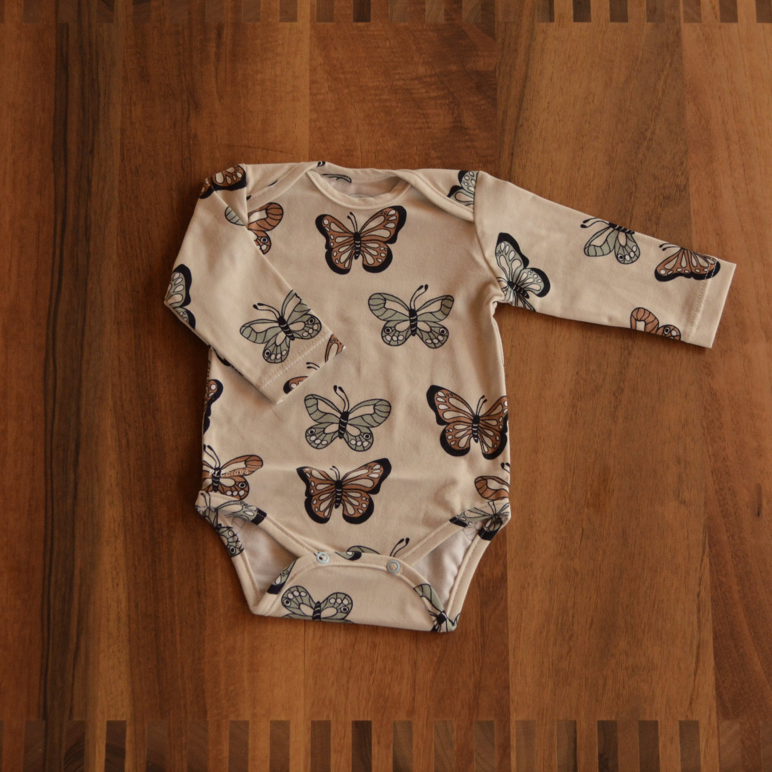 Ilya - Schmetterling // Grösse 62 // Gots-Jersey // 30 CHF
