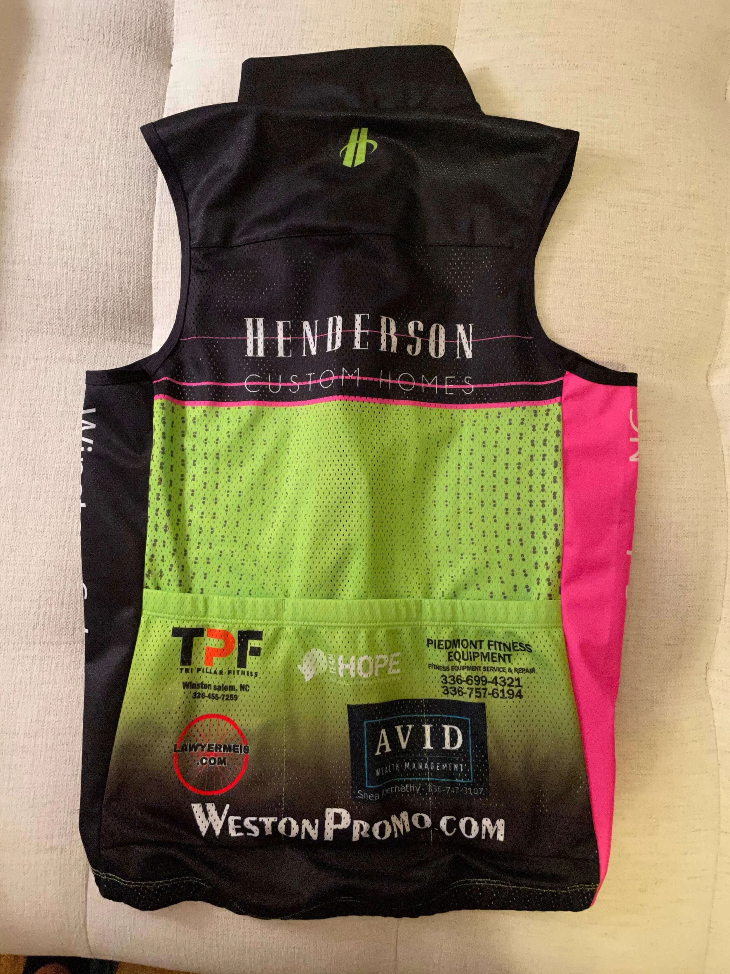 Excited to finally have a vest this year.  This version is not insulated which means it will fold up in a jersey pocket when the temps start to rise.  The pockets closed the deal for us in getting vest’s added this year.  Very nice construction and …