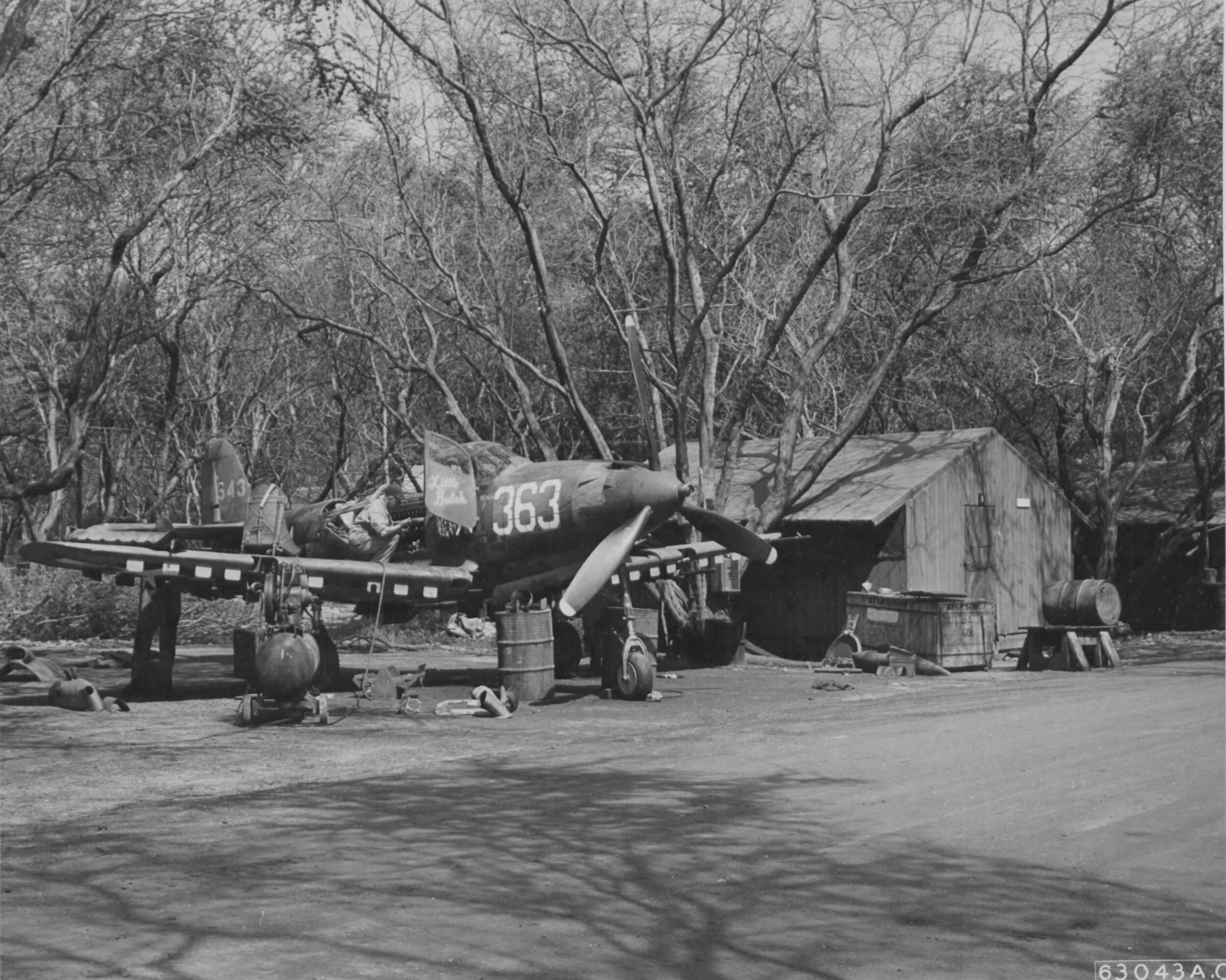 p39_31_Hawai_Oahu airfield.jpg