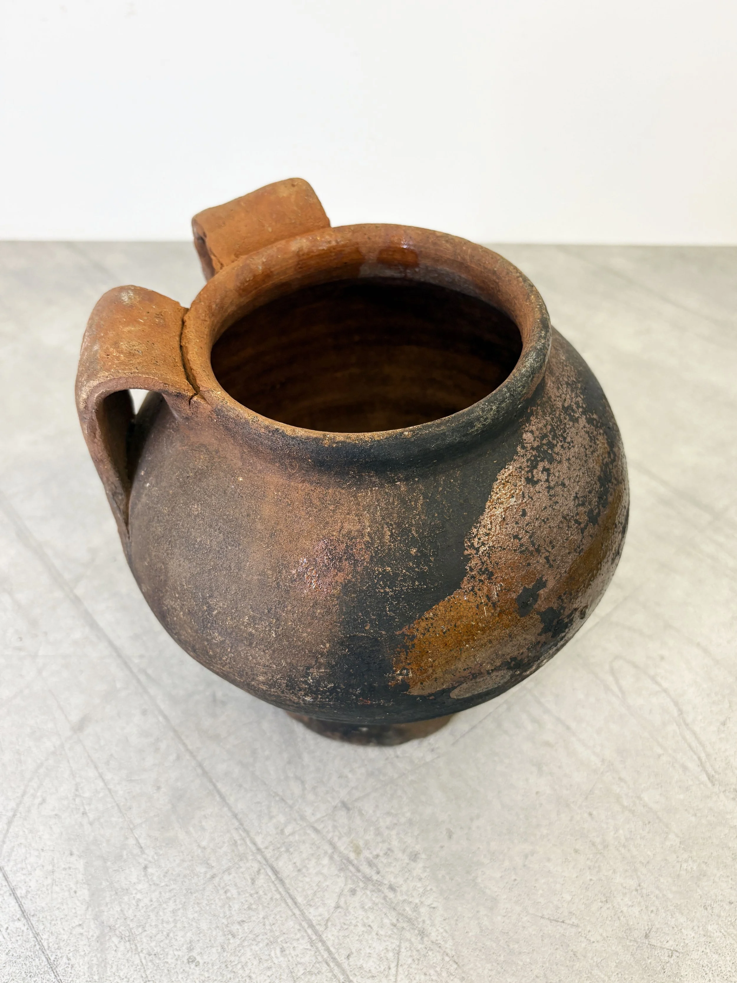 rustic ceramic cooking pot Puglia