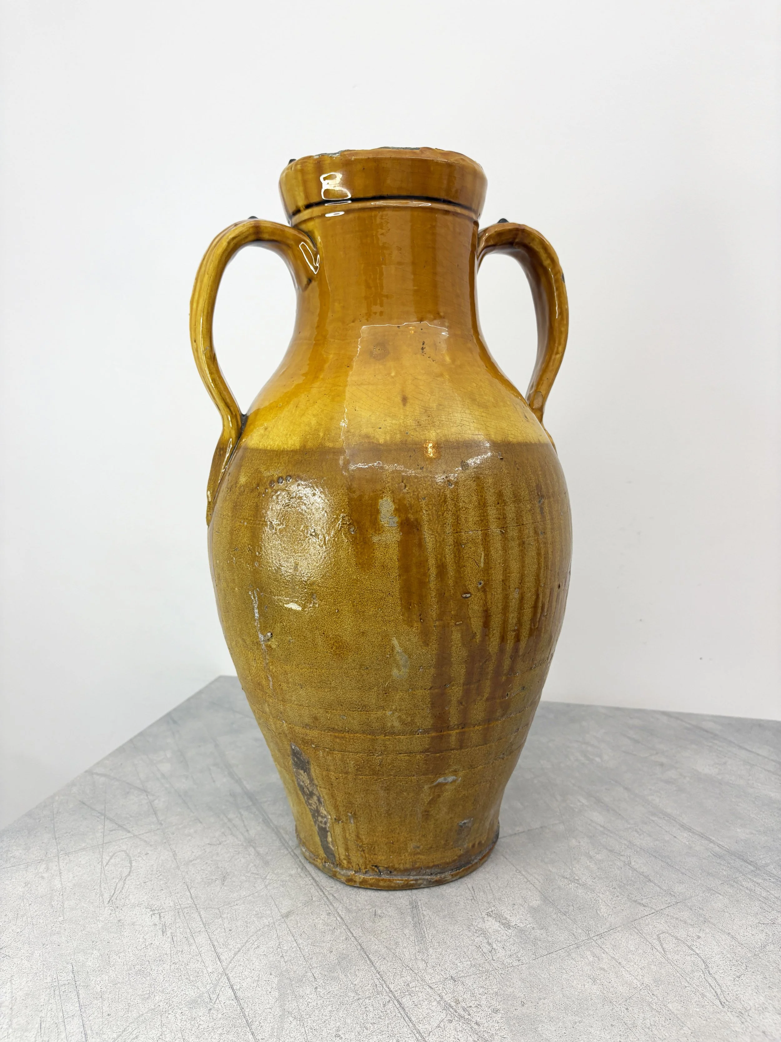 Apulian rustic farmhouse amphora