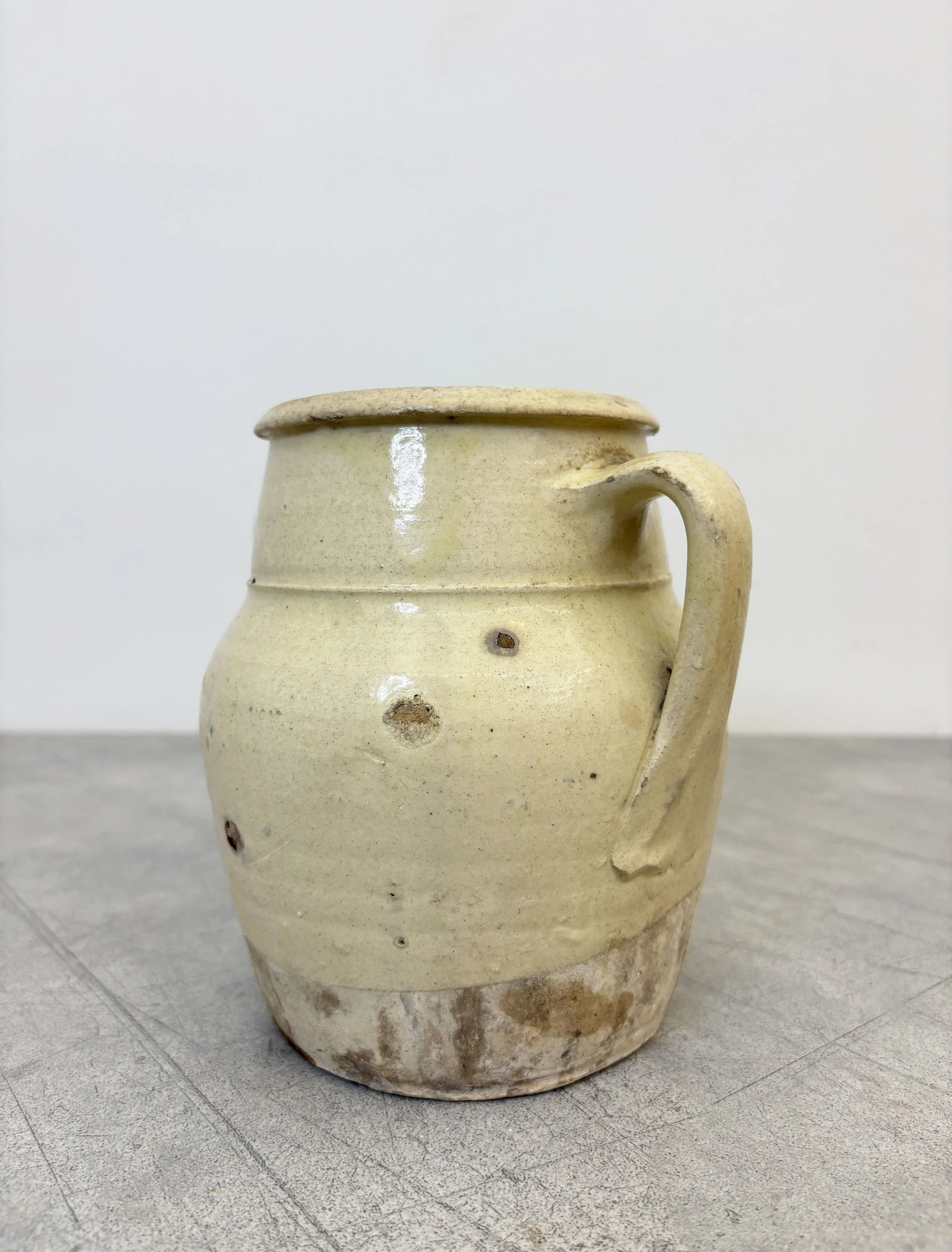 rustic confit pot Puglia