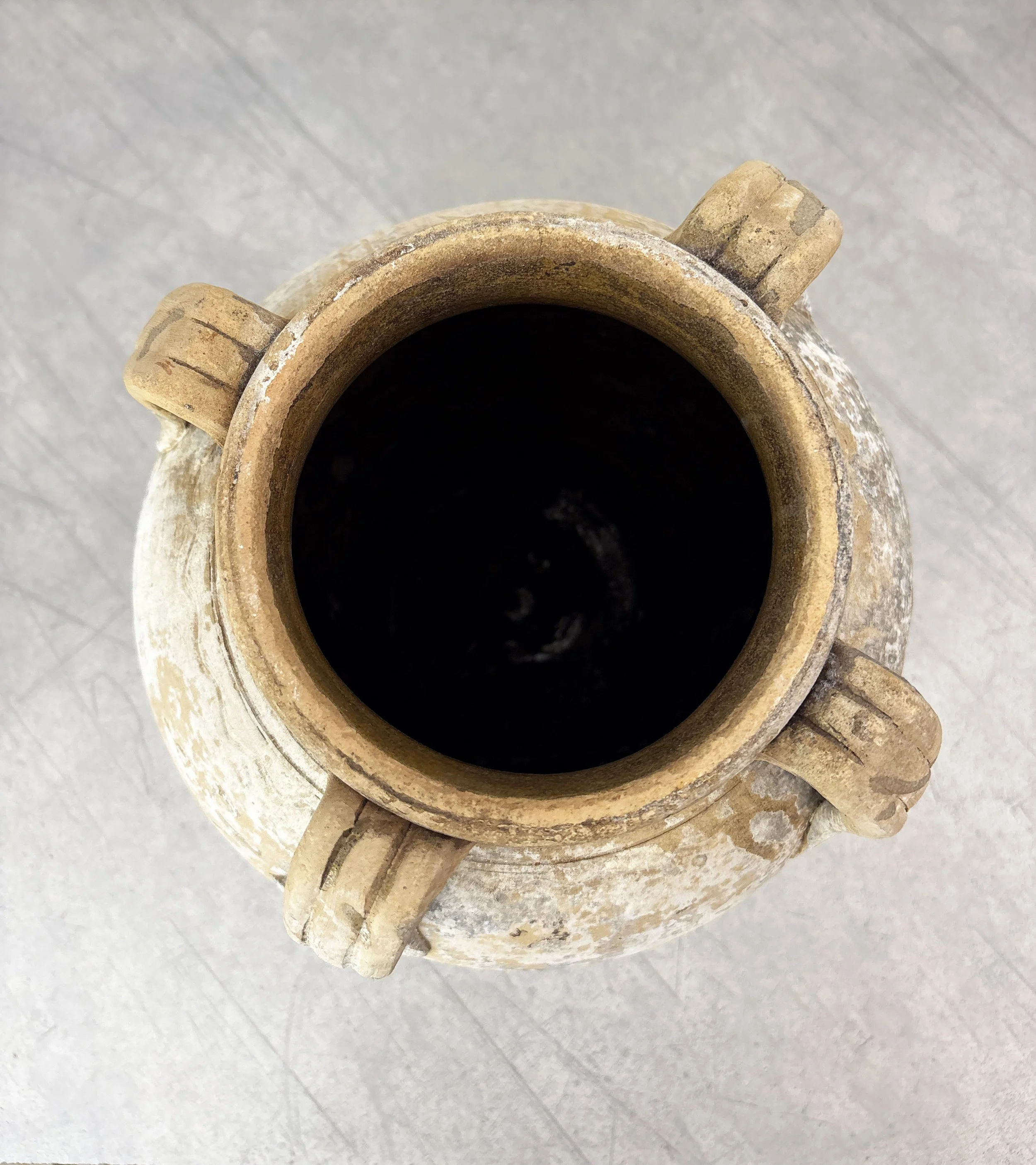 antique pot with 4 handles Puglia