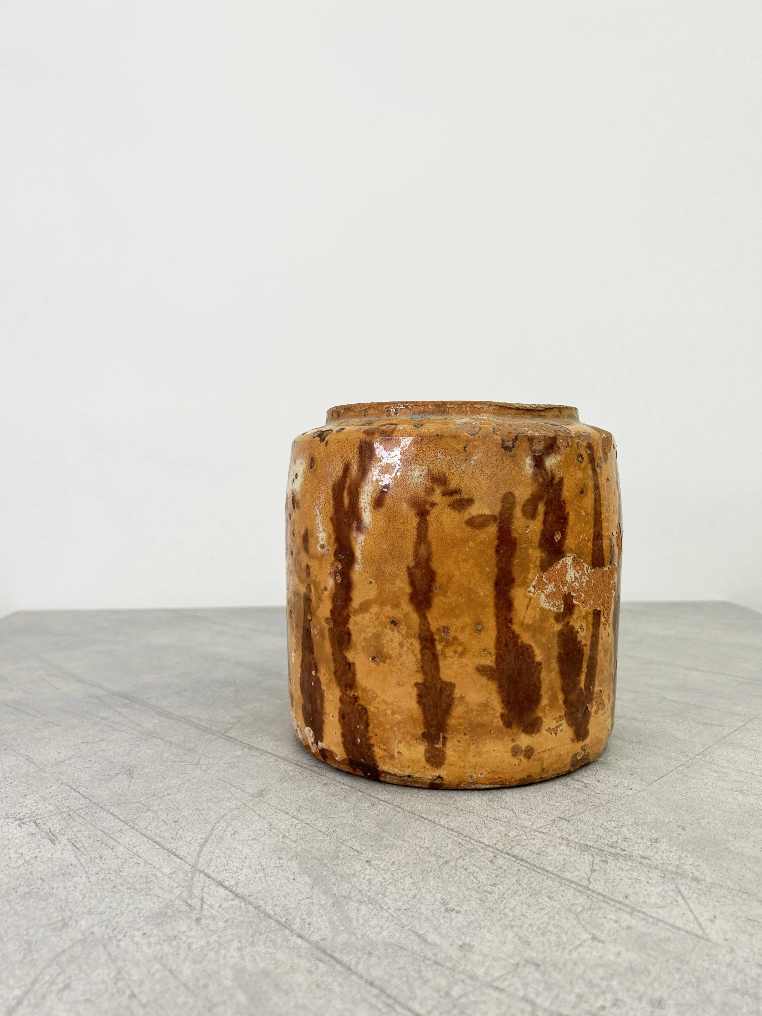 antique Puglia farmhouse storage pot