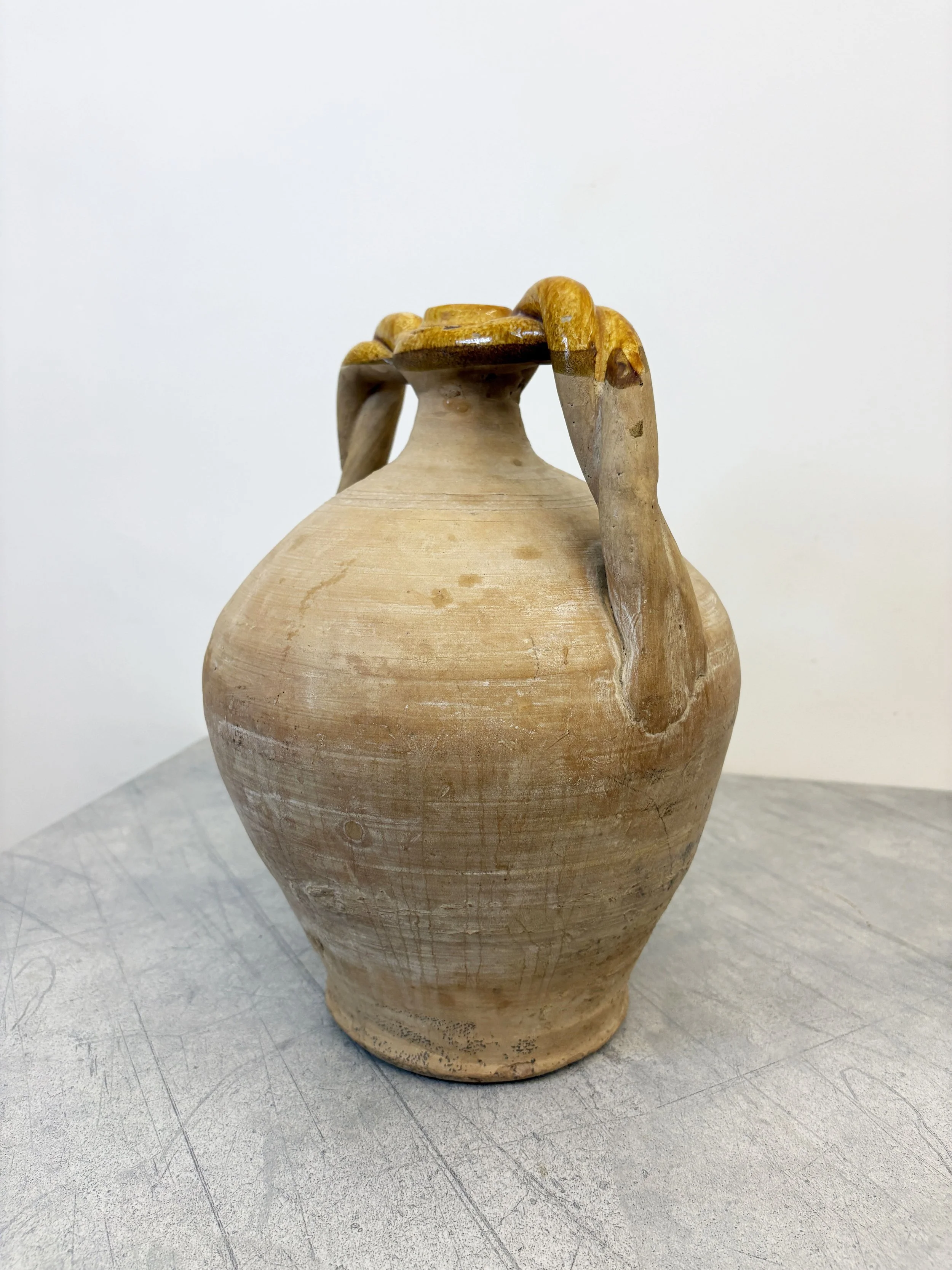 rustic amphora Puglia