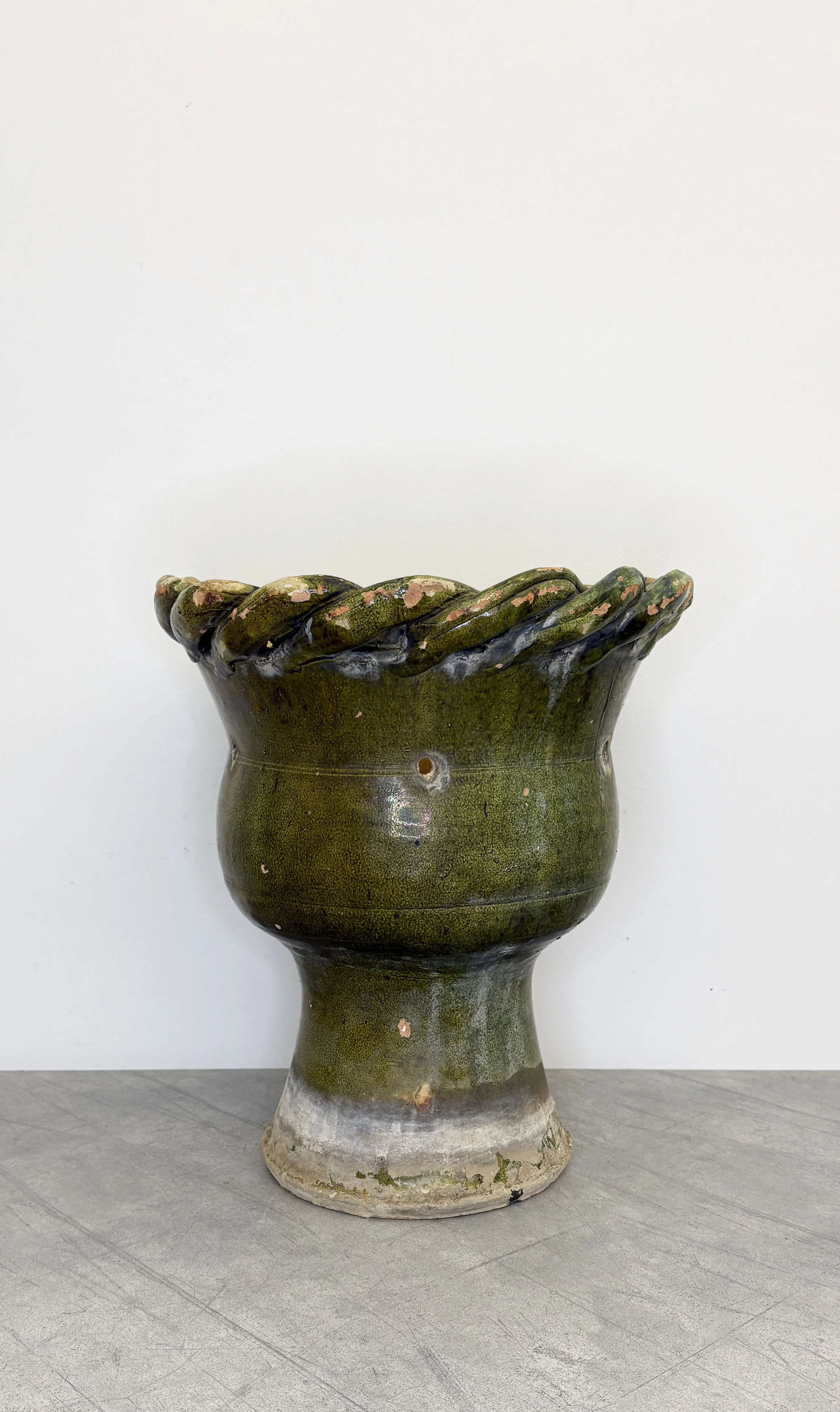 LARGE OLIVE GREEN PLANT POT PUGLIA