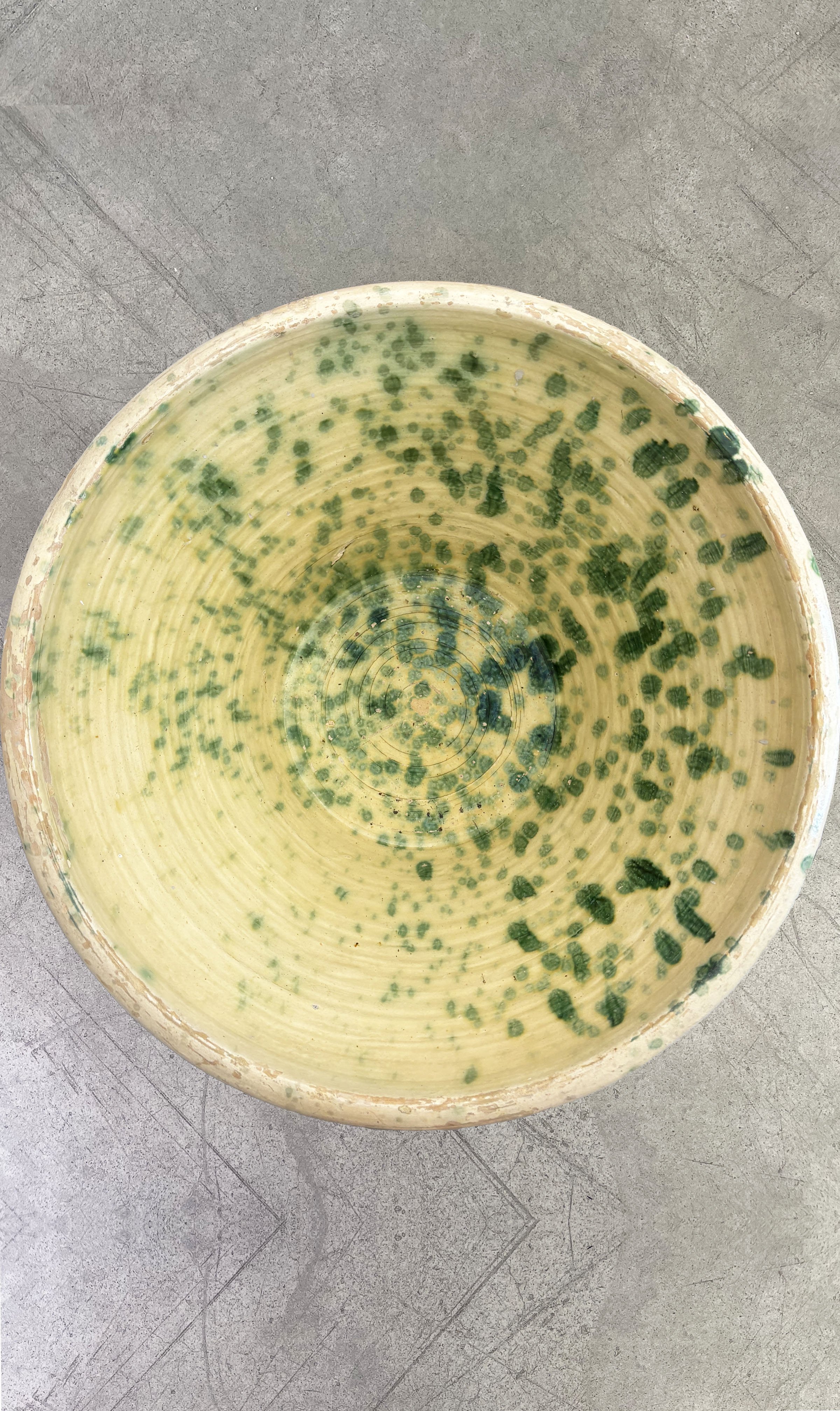 LARGE ANTIQUE GREEN SPLATTER GLAZE BOWL