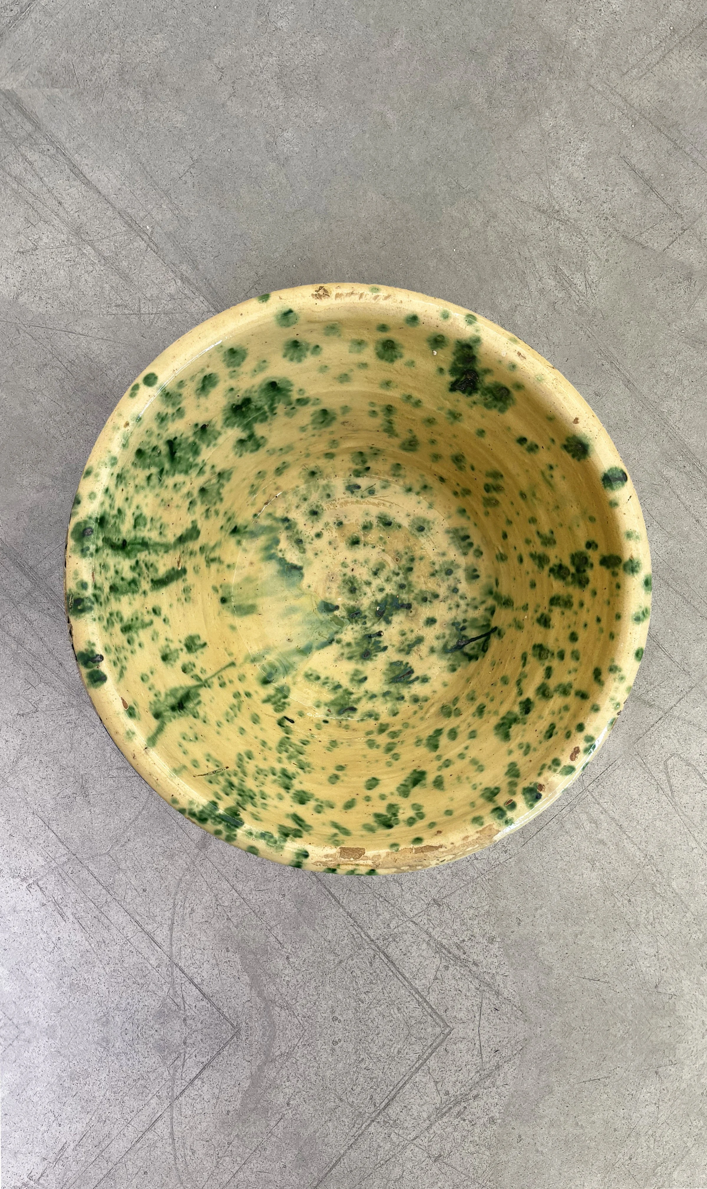 ANTIQUE GREEN SPLATTER GLAZED BOWL CALABRIA
