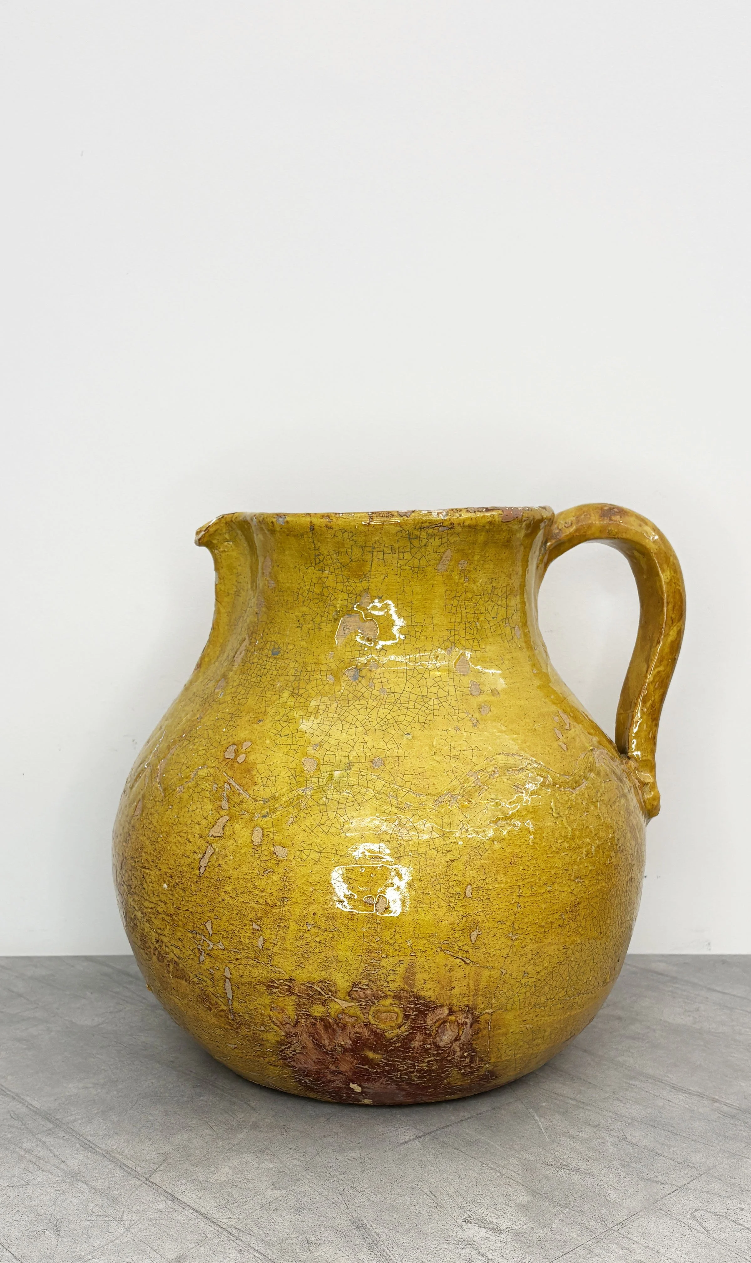 LARGE ANTIQUE YELLOW PITCHER PUGLIA
