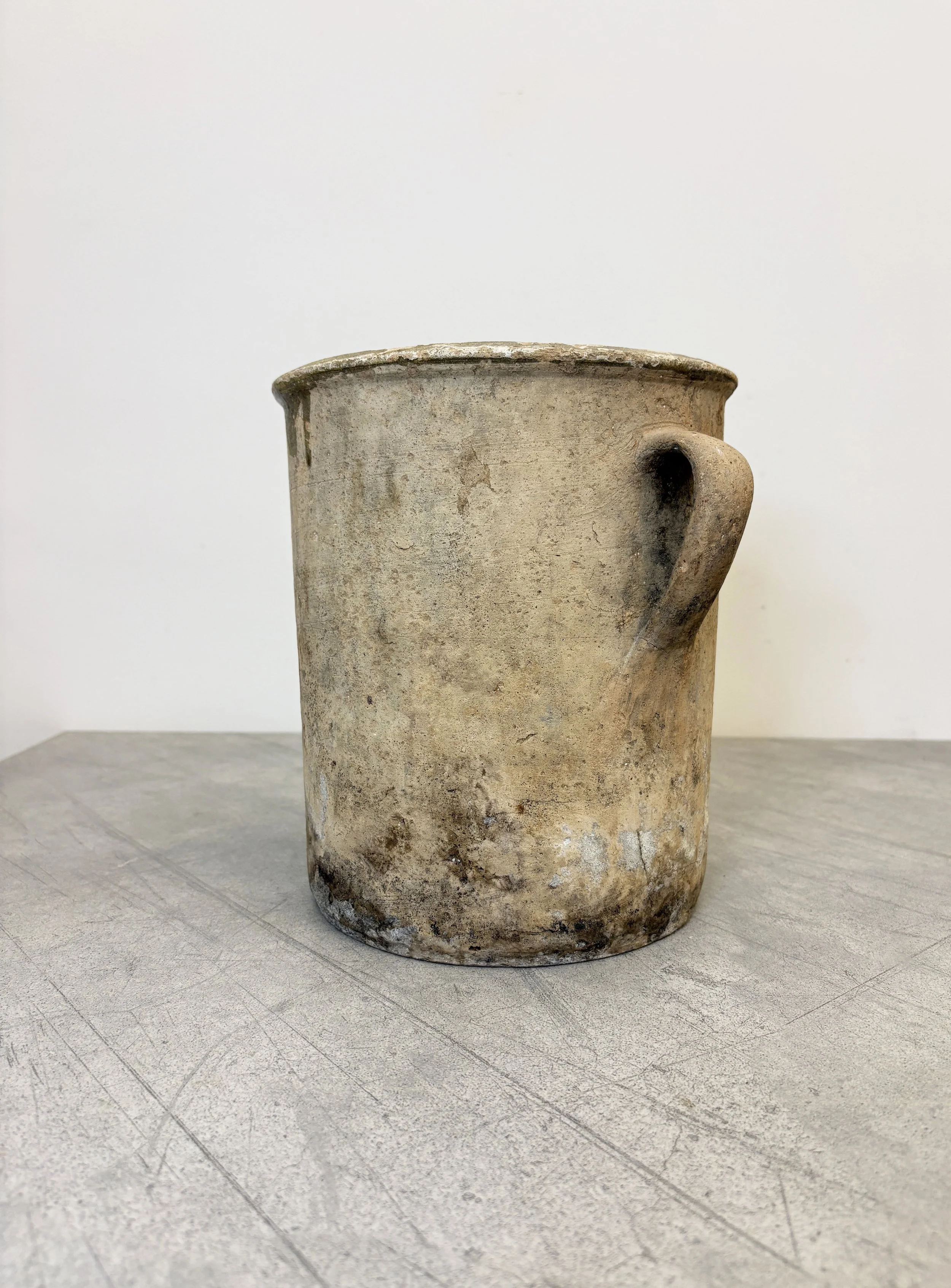 rustic pottery Puglia