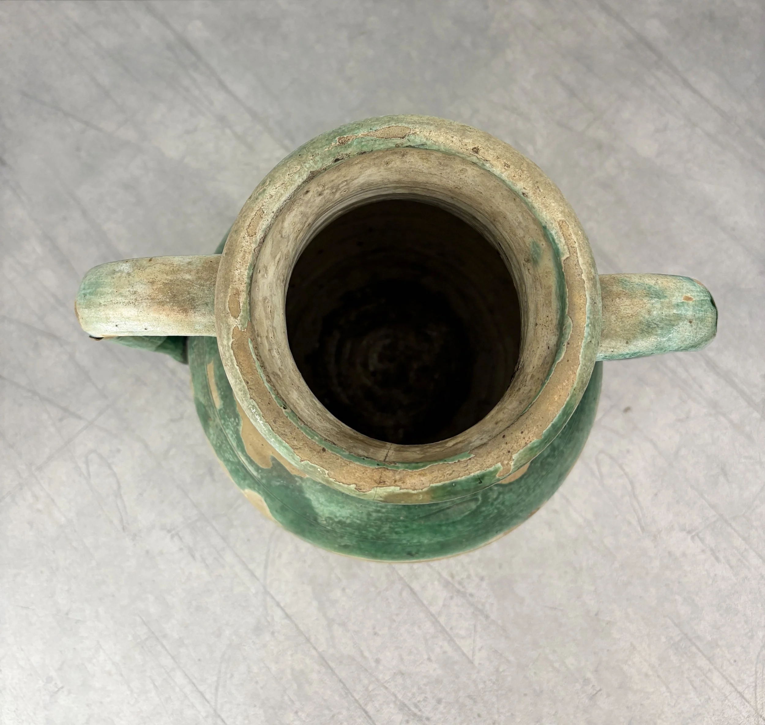 antique pottery Puglia