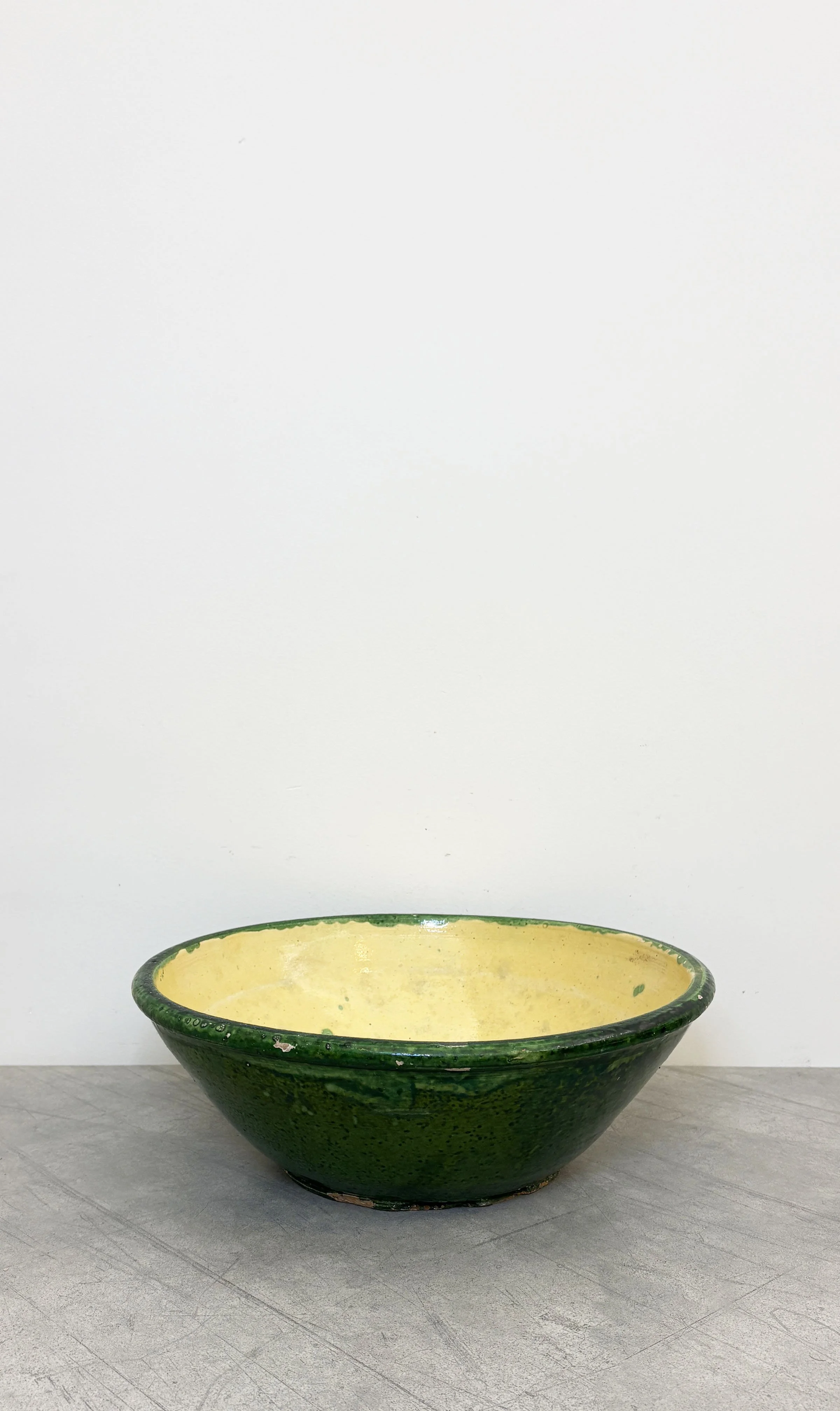 LARGE ANTIQUE GREEN CERAMIC BOWL CALABRIA