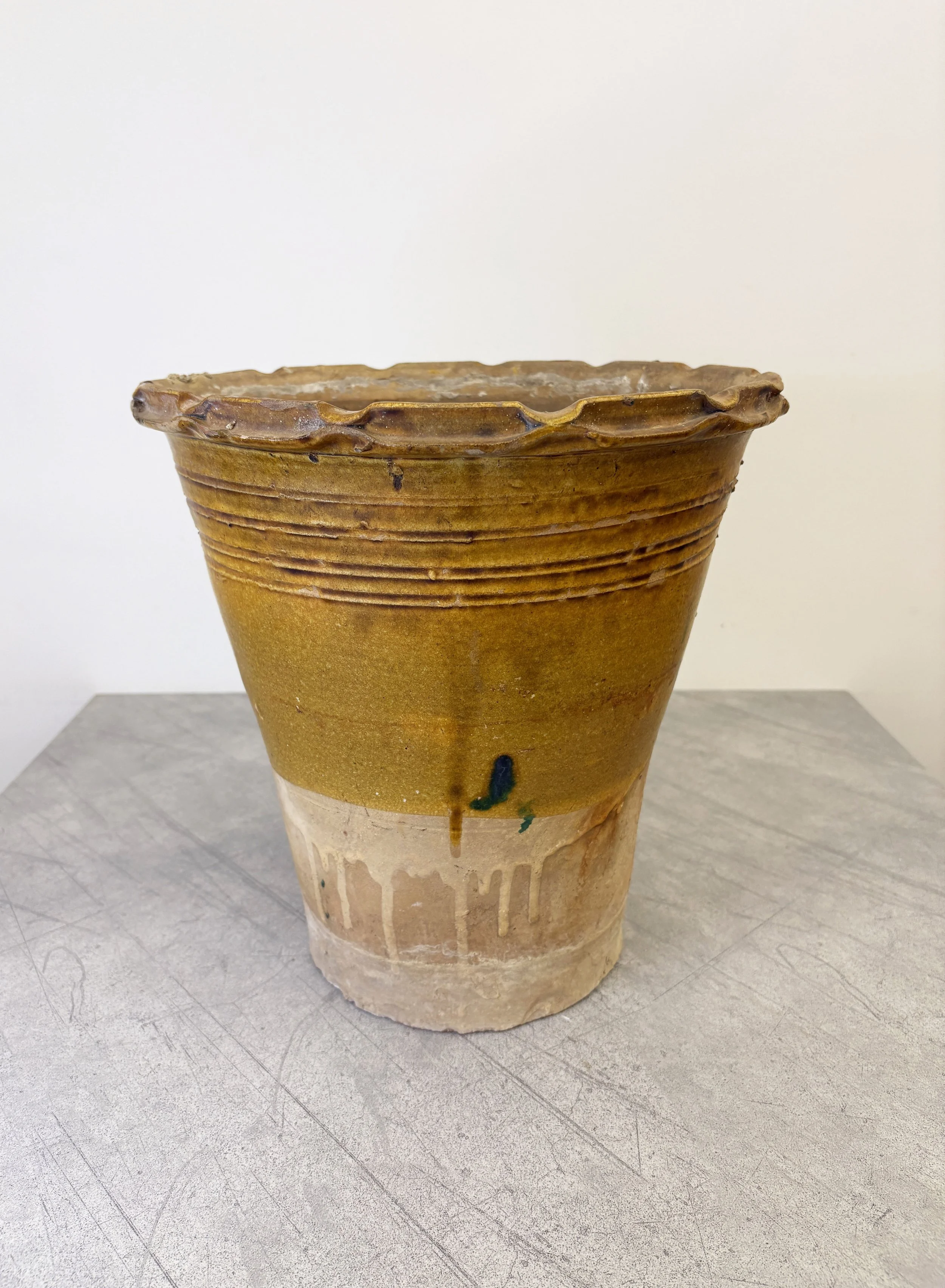 rustic pottery Puglia