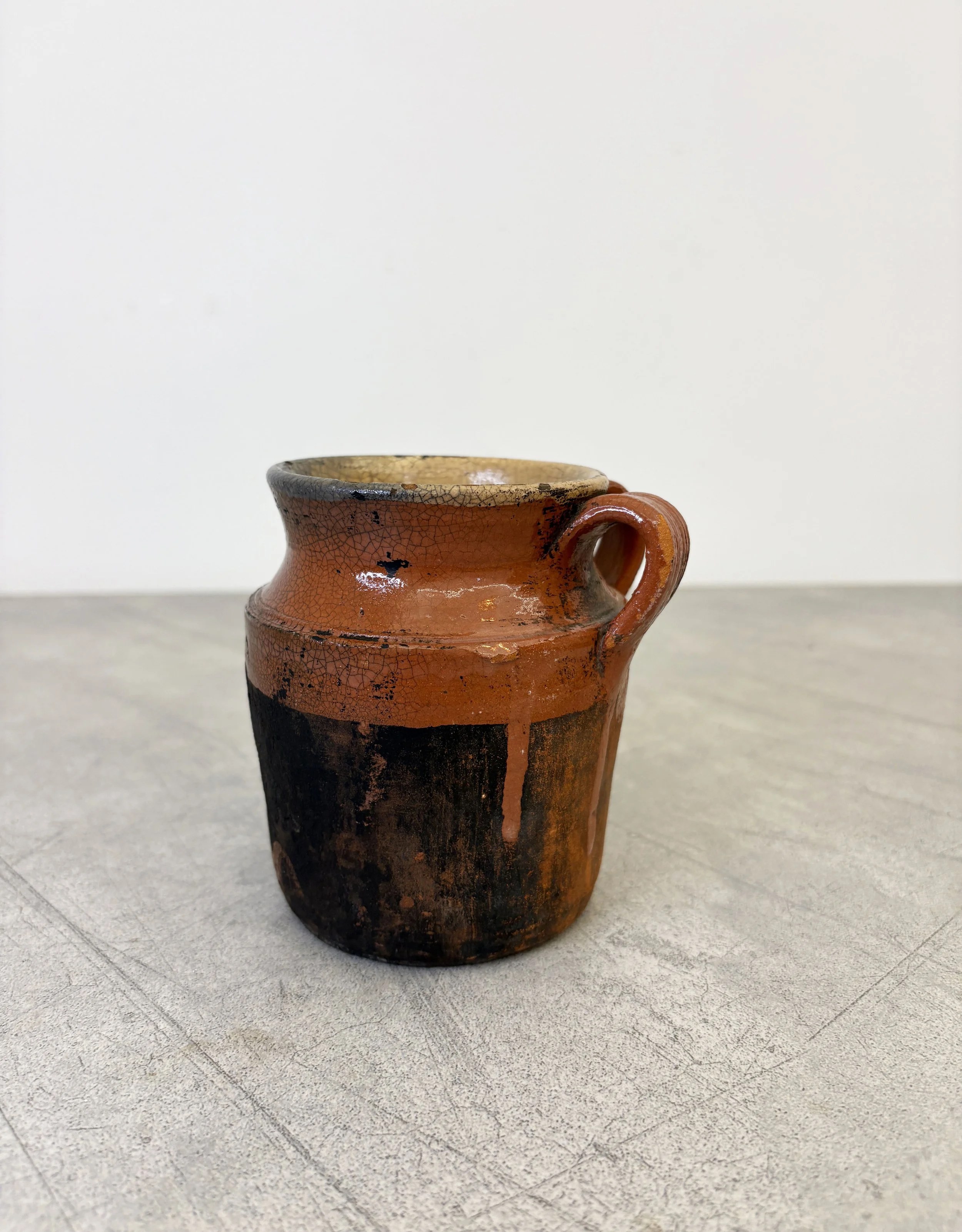 antique pottery Puglia