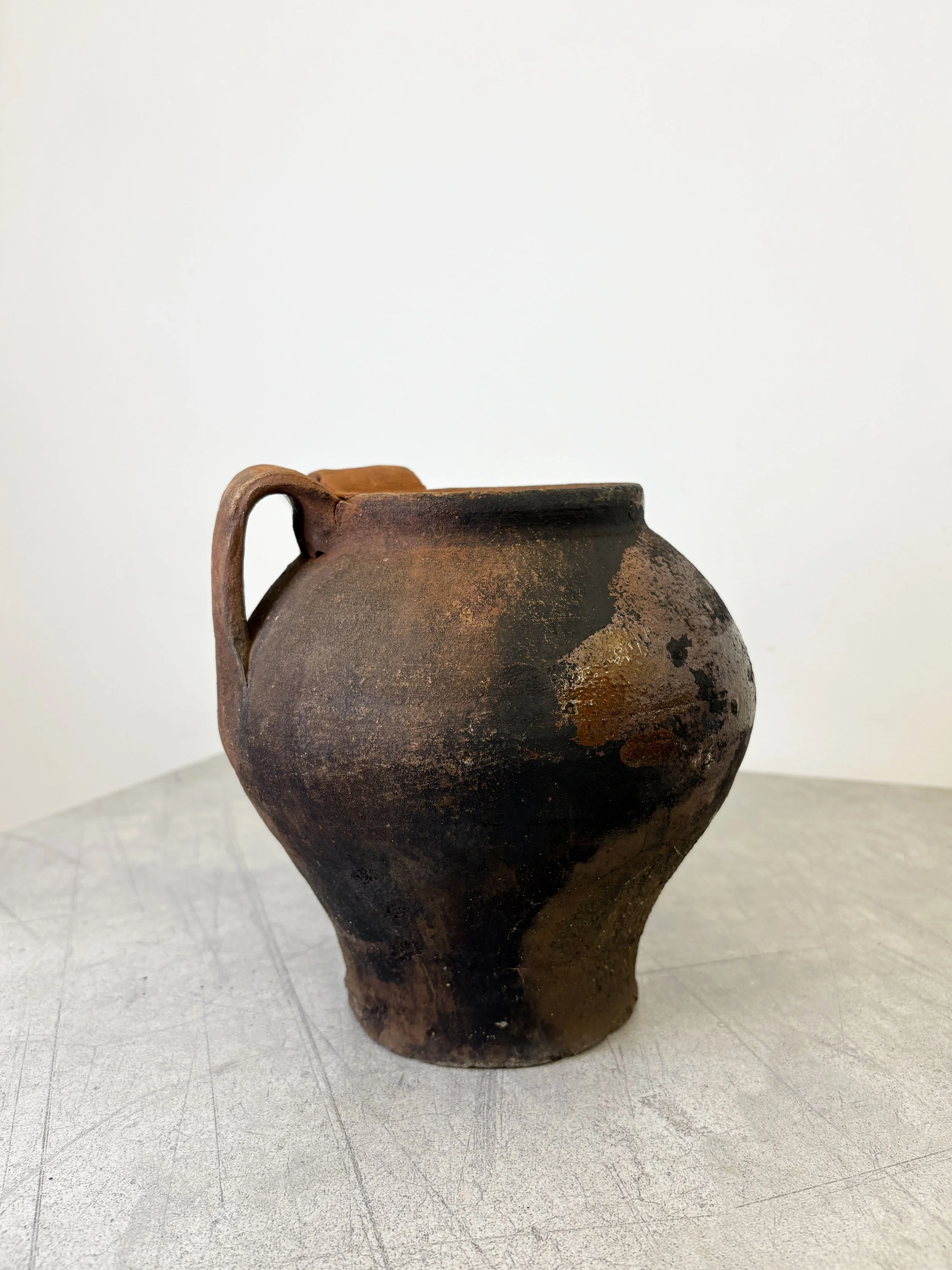rustic ceramic cooking pot