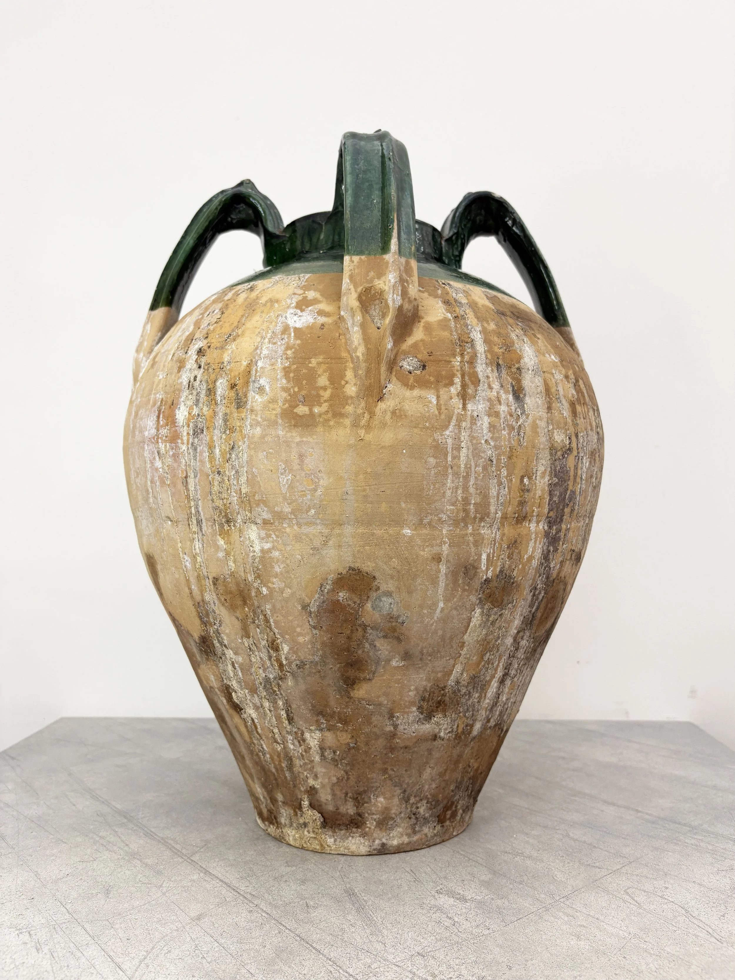 antqiue farmhouse pot Puglia