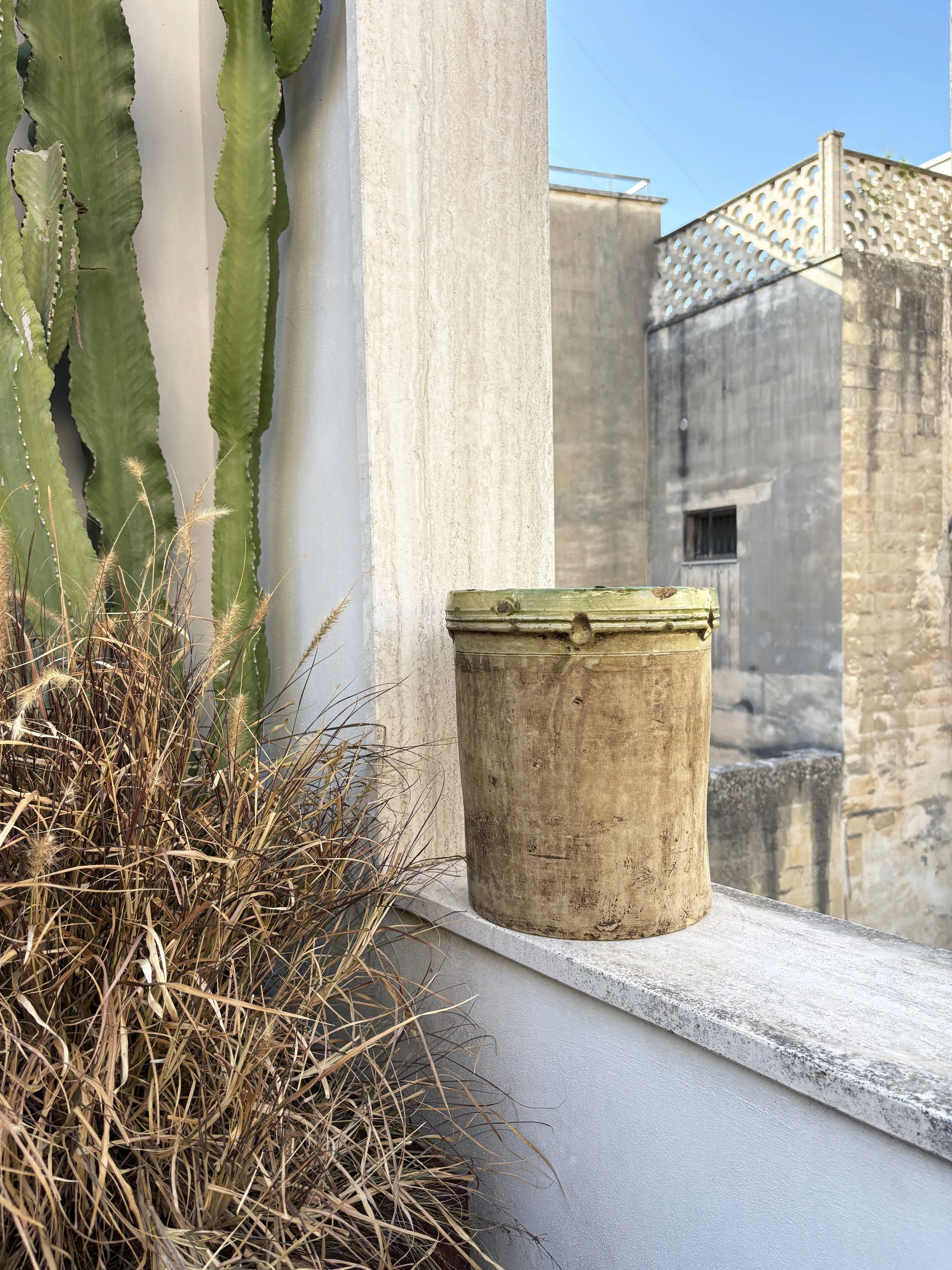 large farmhouse pot with green glaze rim Puglia