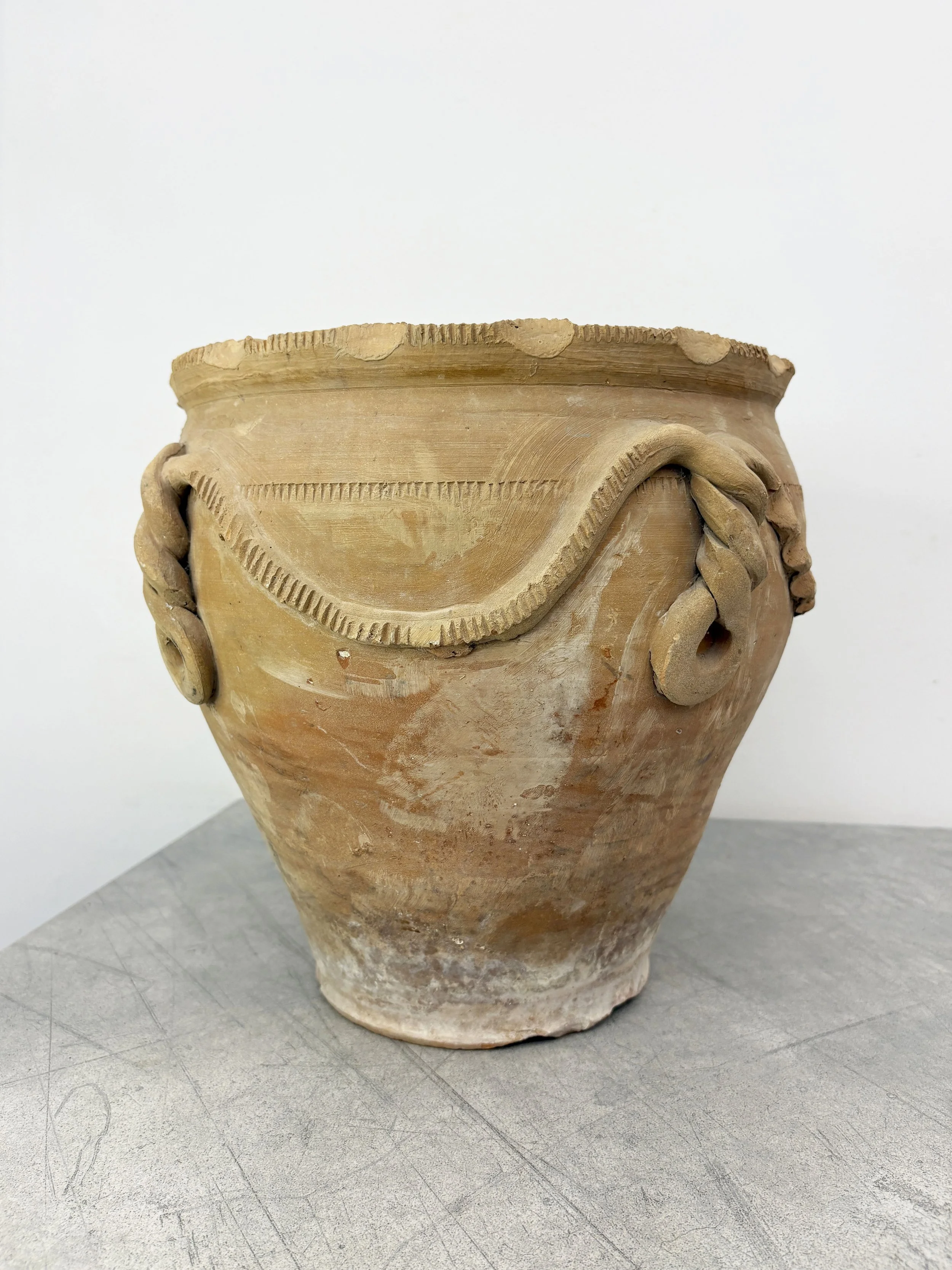 farmhouse plant pot Puglia