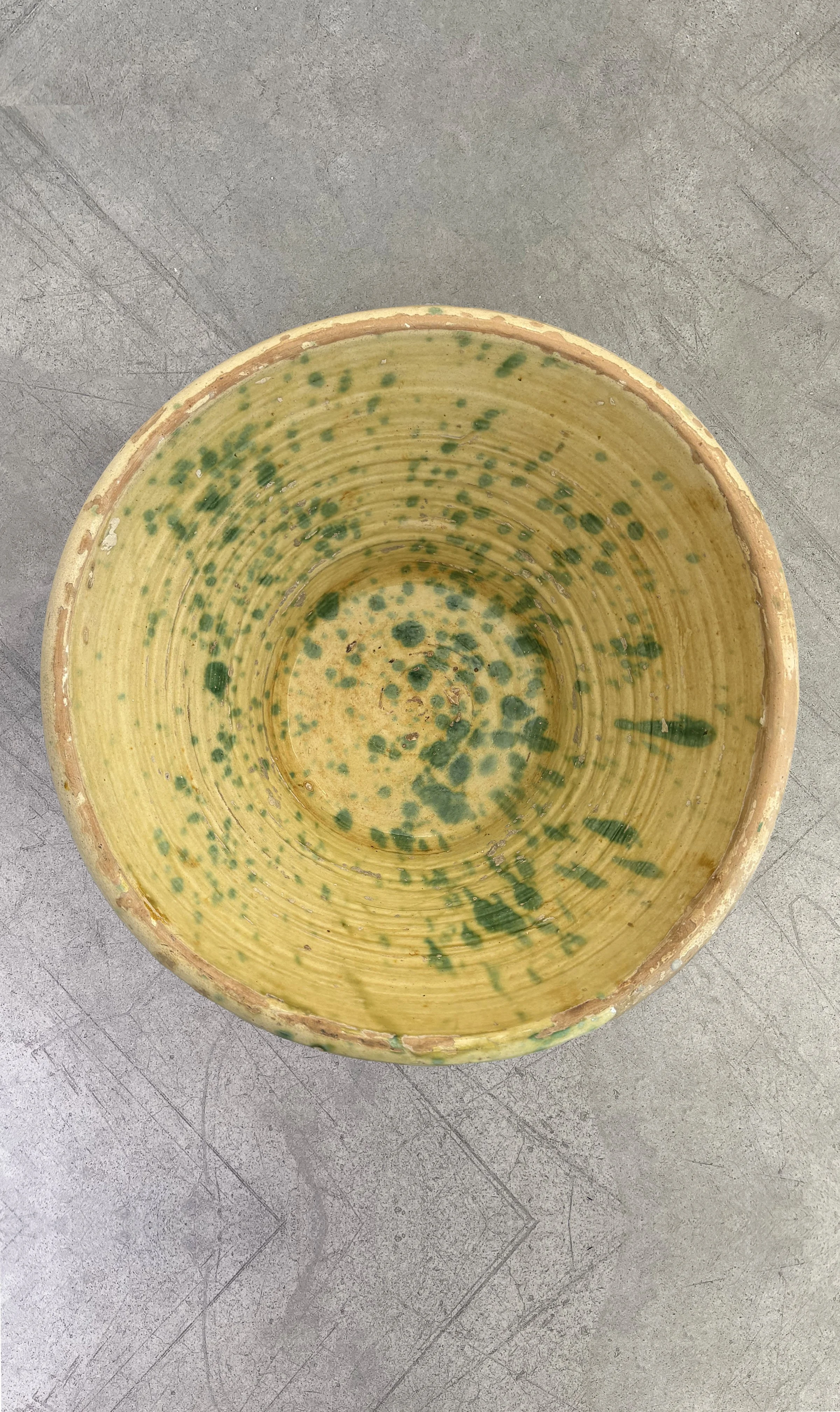 LARGE ANTIQUE PASSATE BOWL PUGLIA