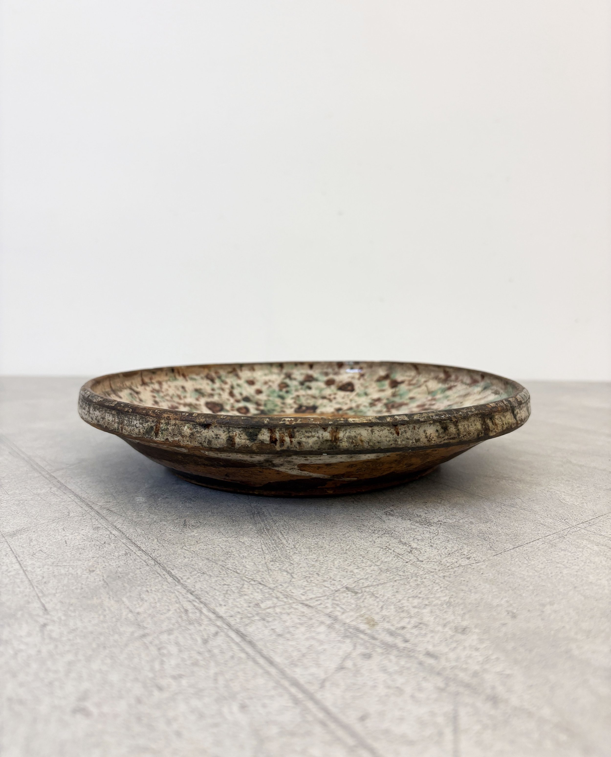 antique plate Puglia