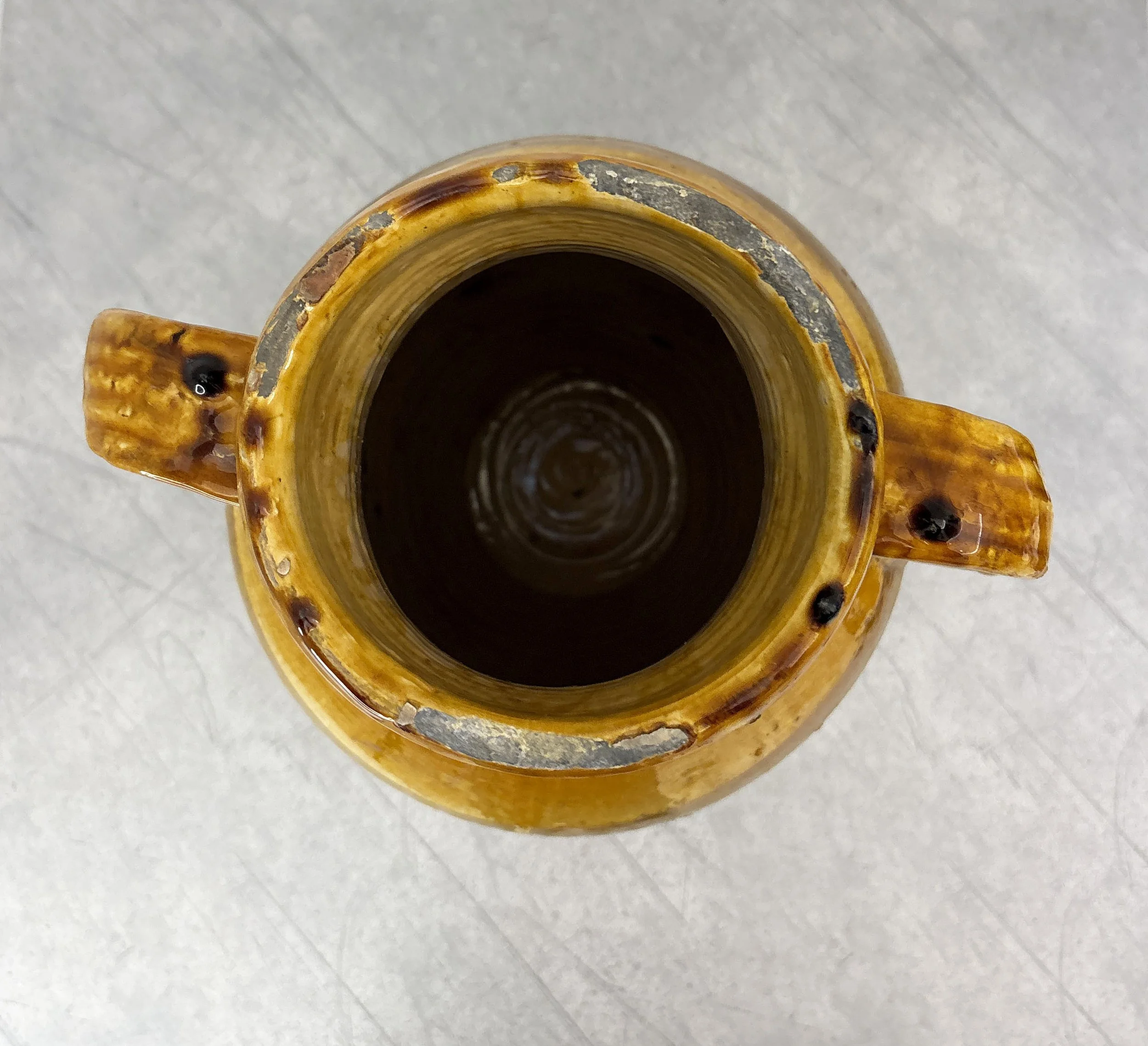 rustic farmhouse pottery Puglia