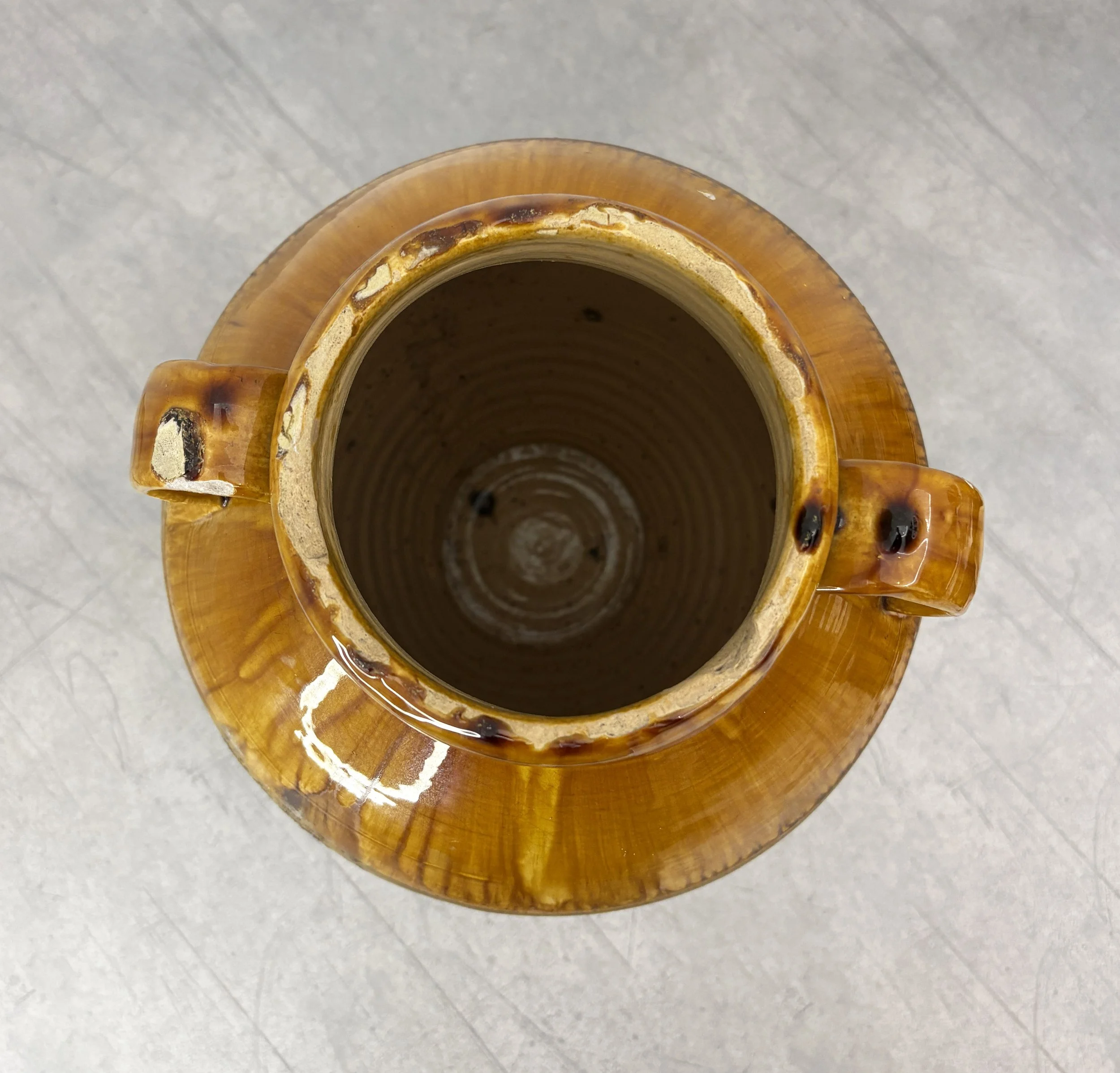 rustic pottery Puglia