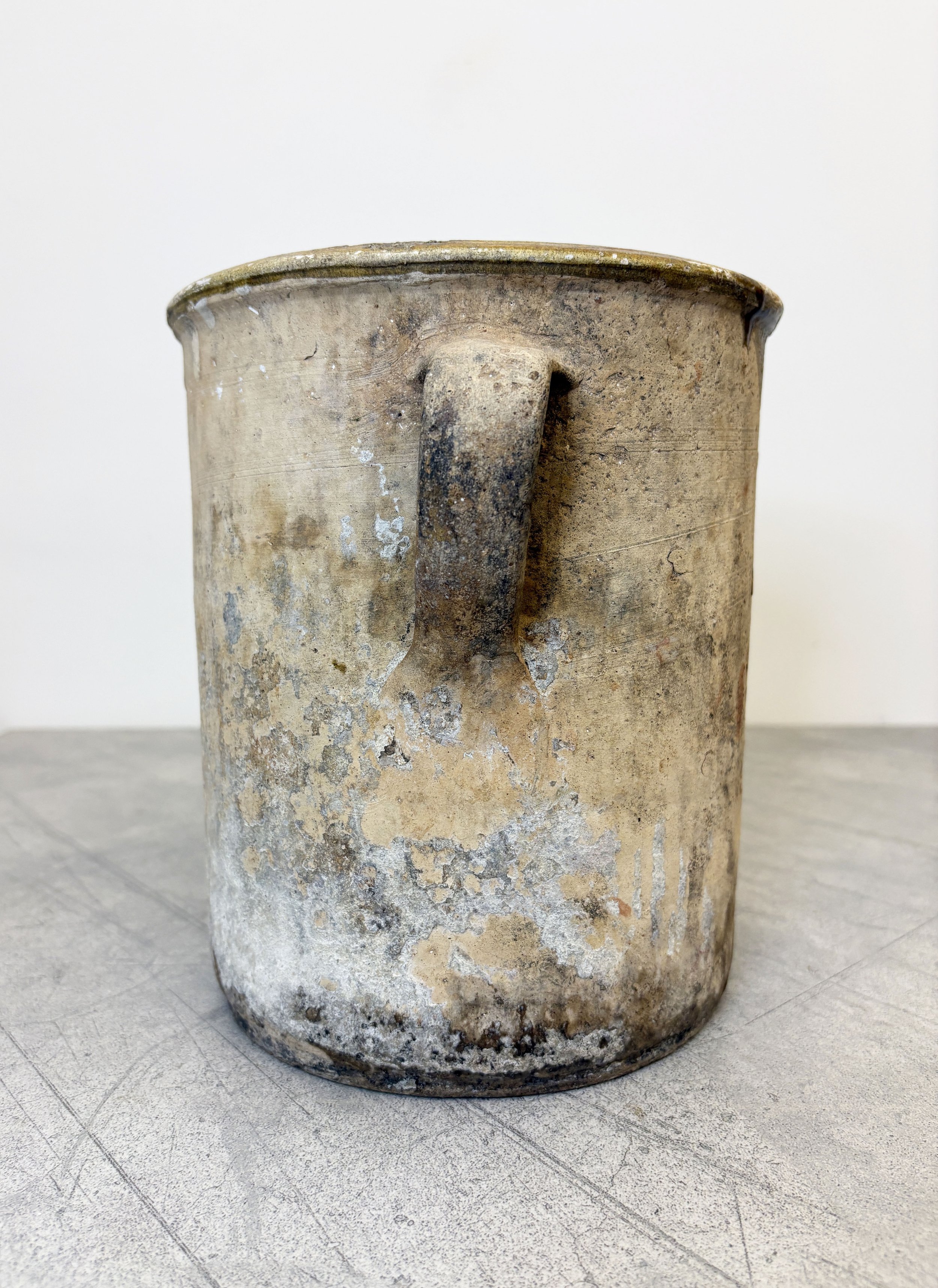 rustic confit pot Puglia