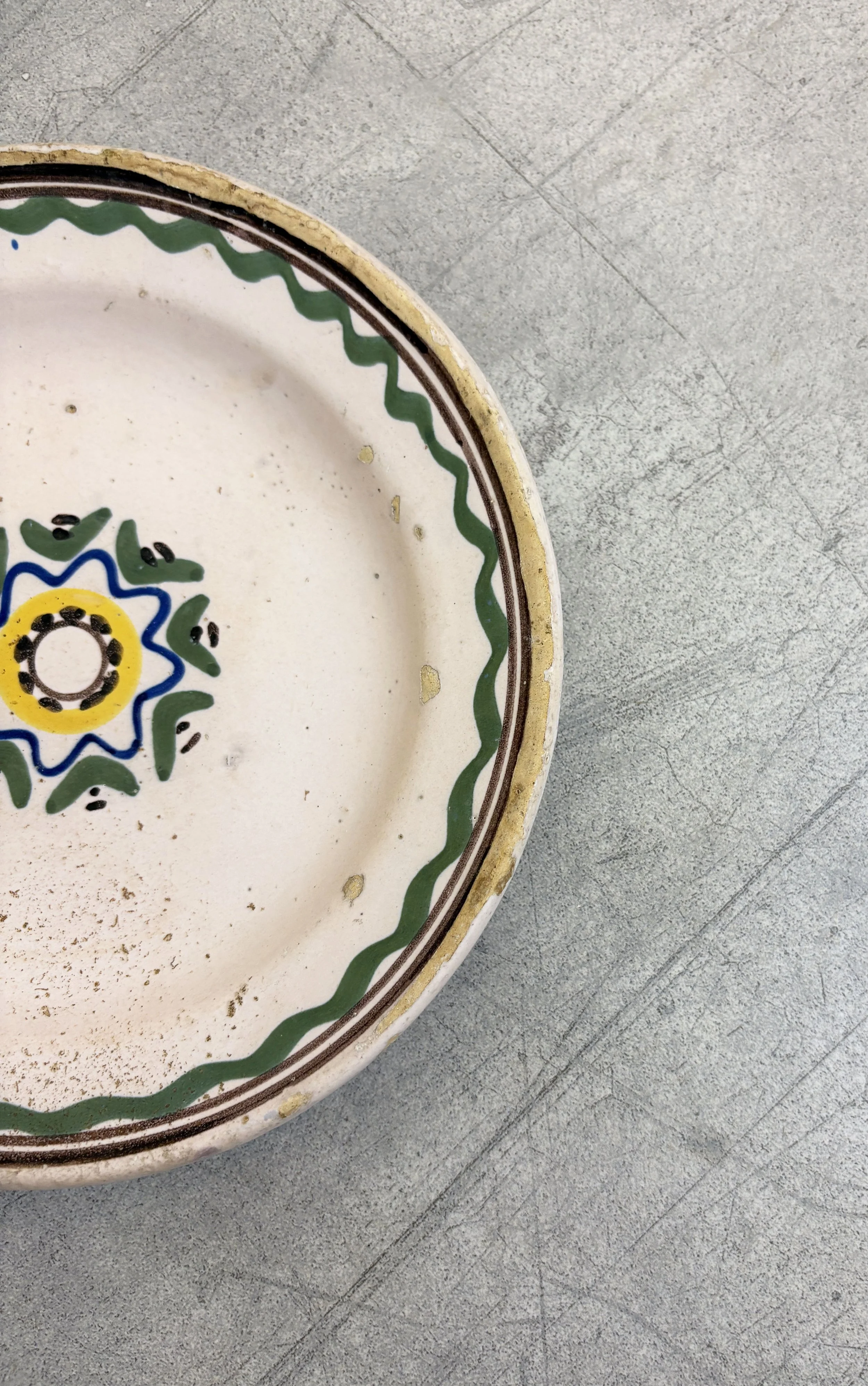 antique plate with star design Puglia