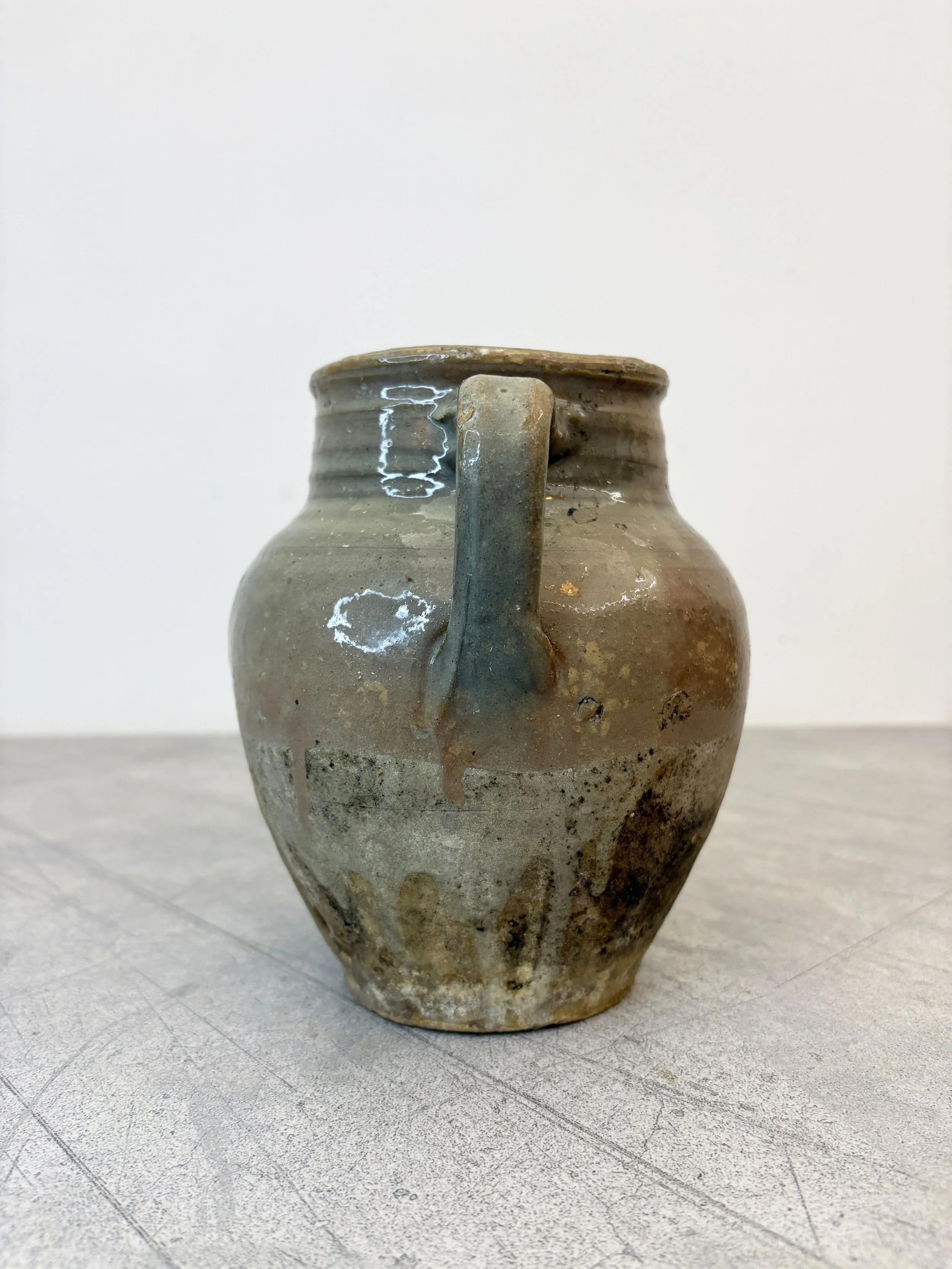 rustic confit pot Puglia