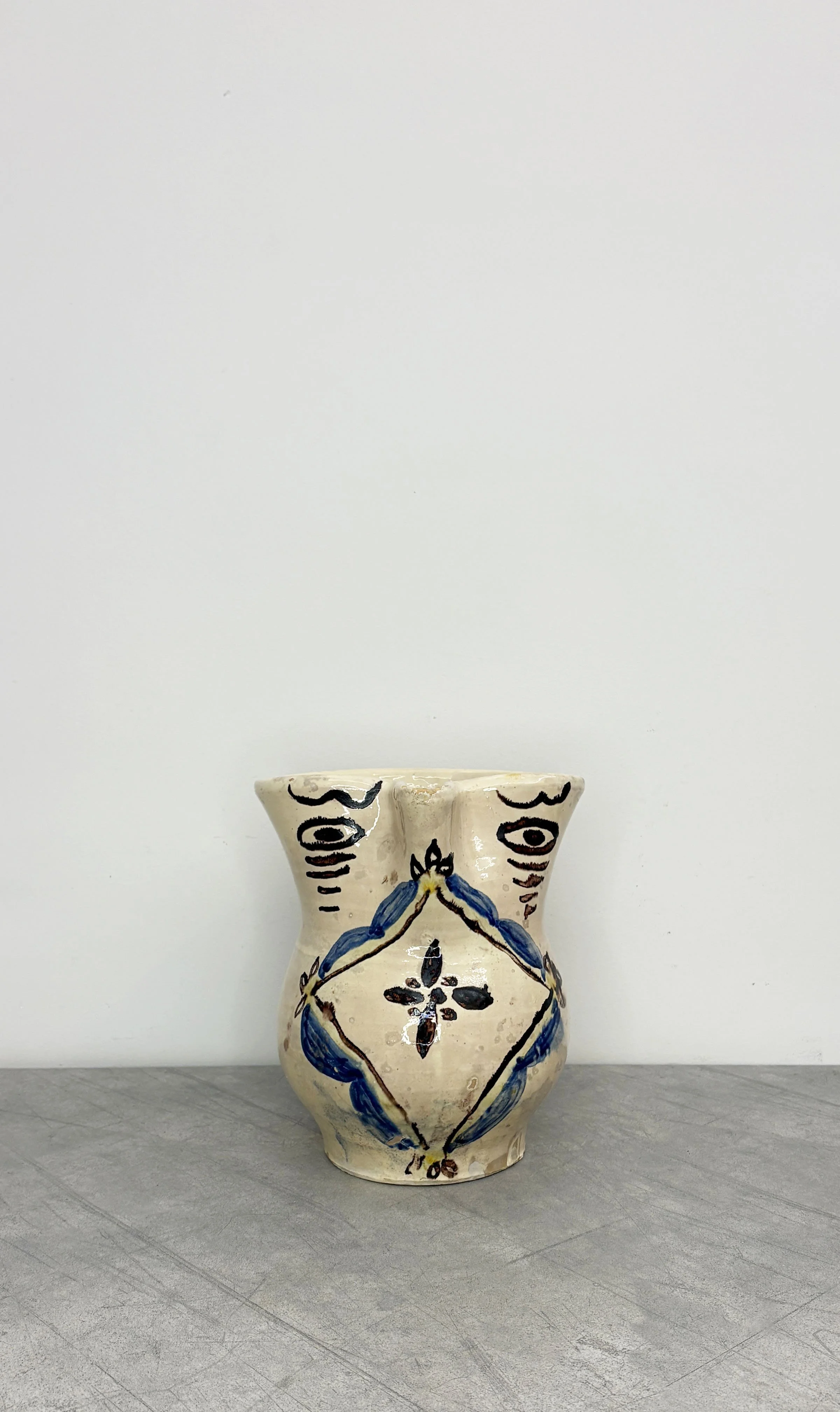 LARGE ANTIQUE EVIL EYE JUG PUGLIA