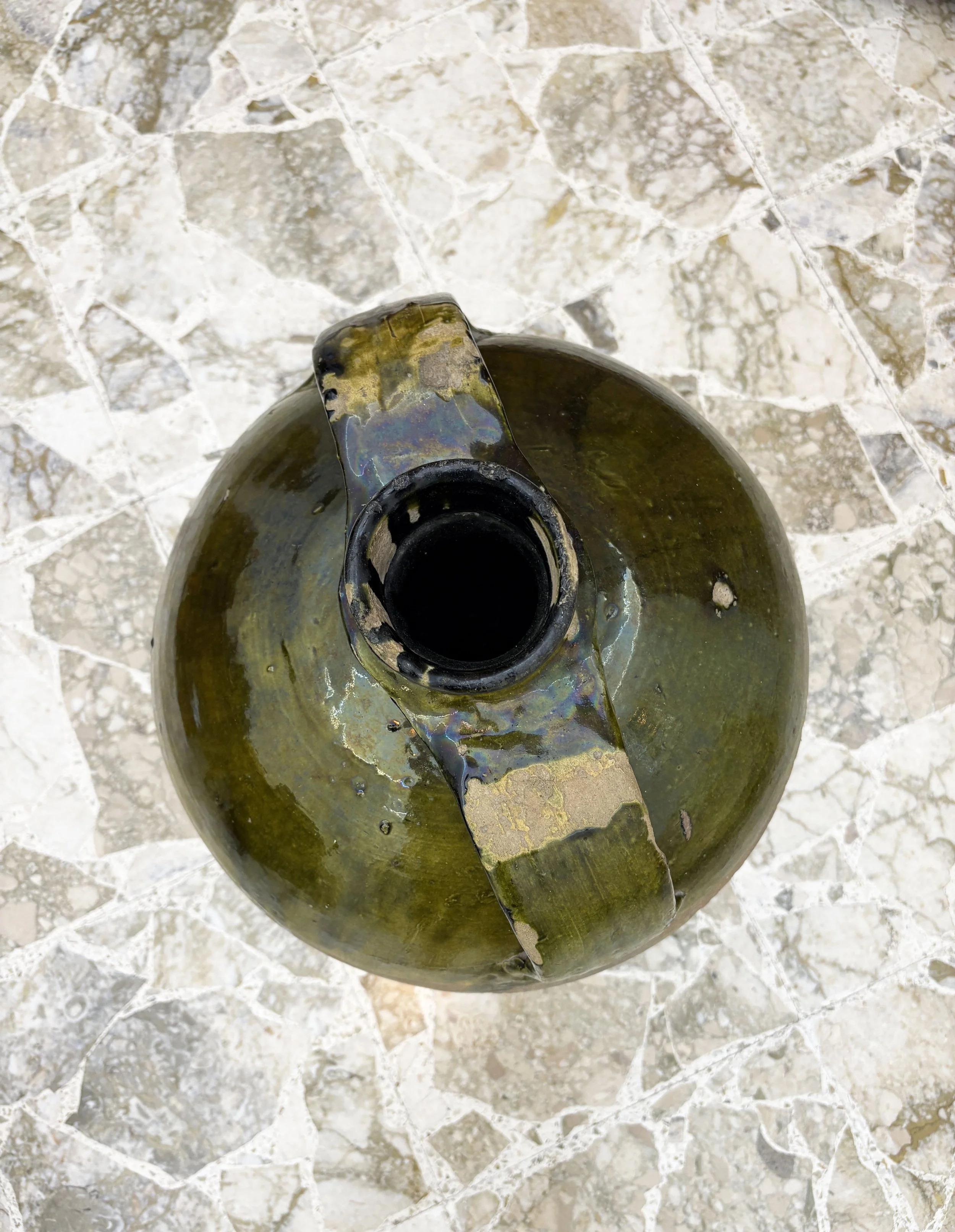 large green ceramic amphora Calabria
