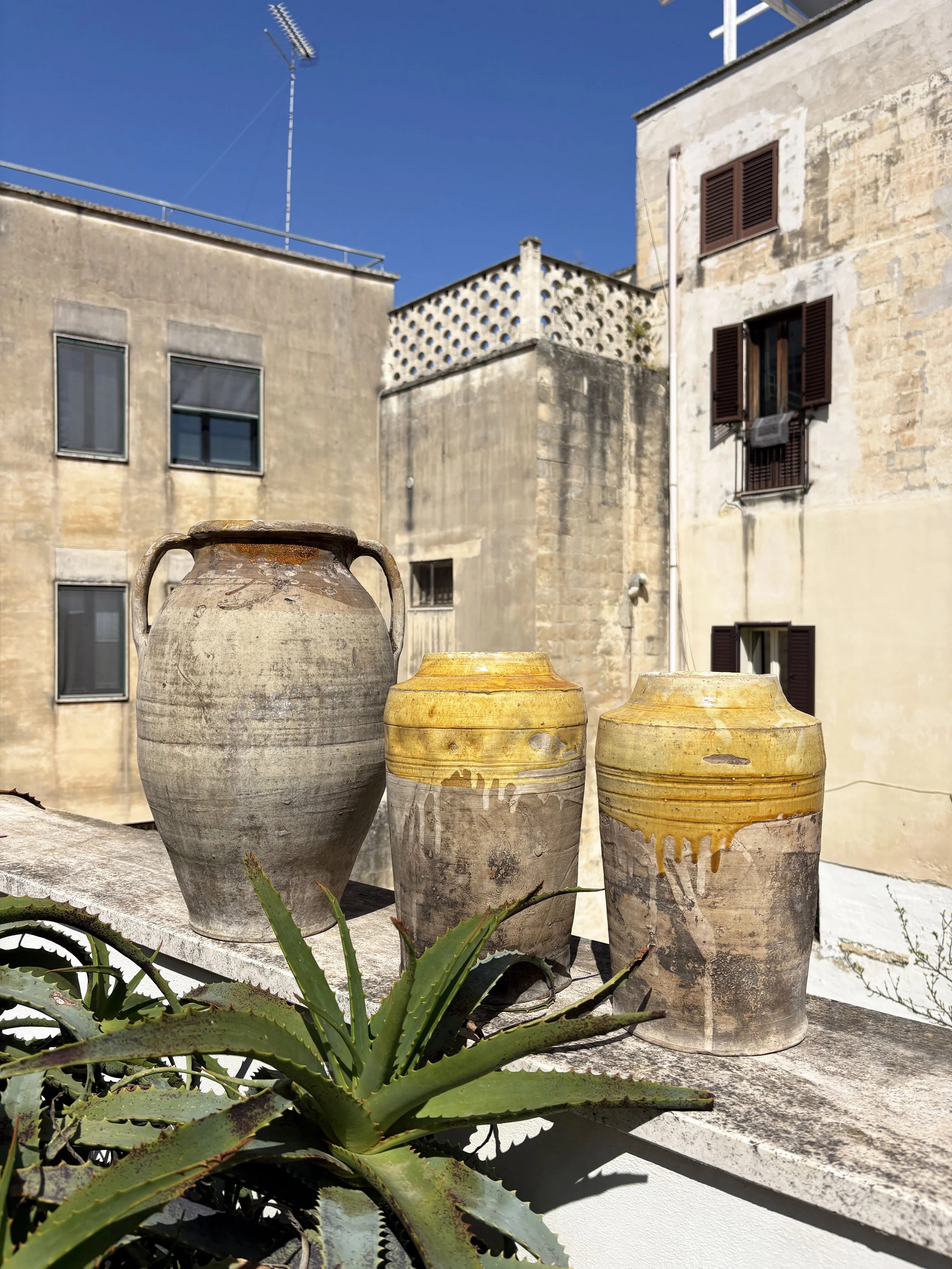 antique farmhouse ceramics Puglia