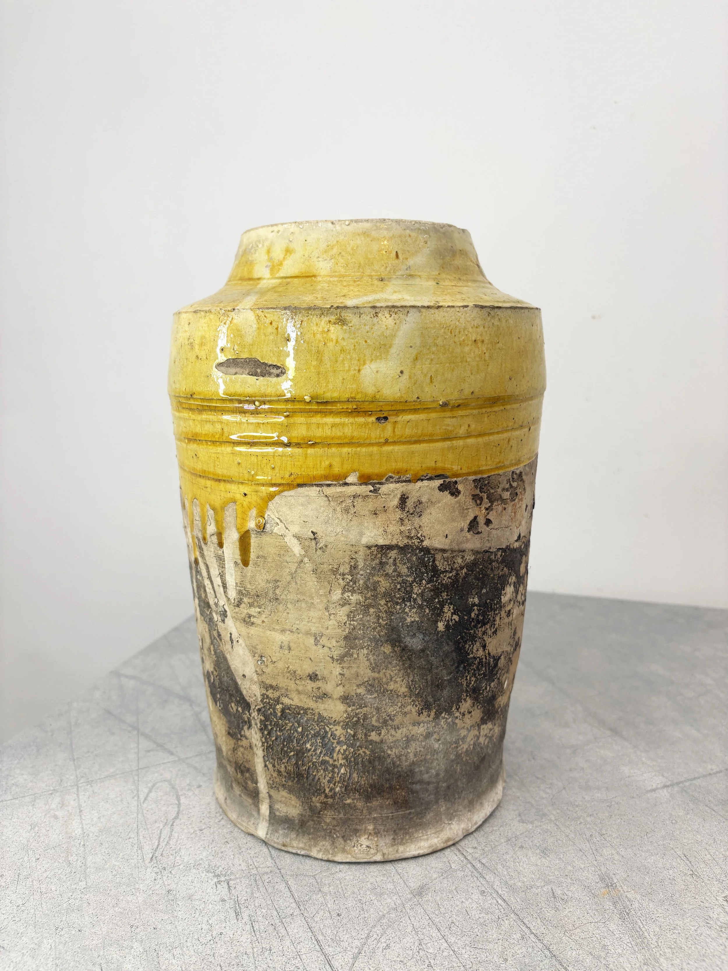 rustic confit pot Puglia