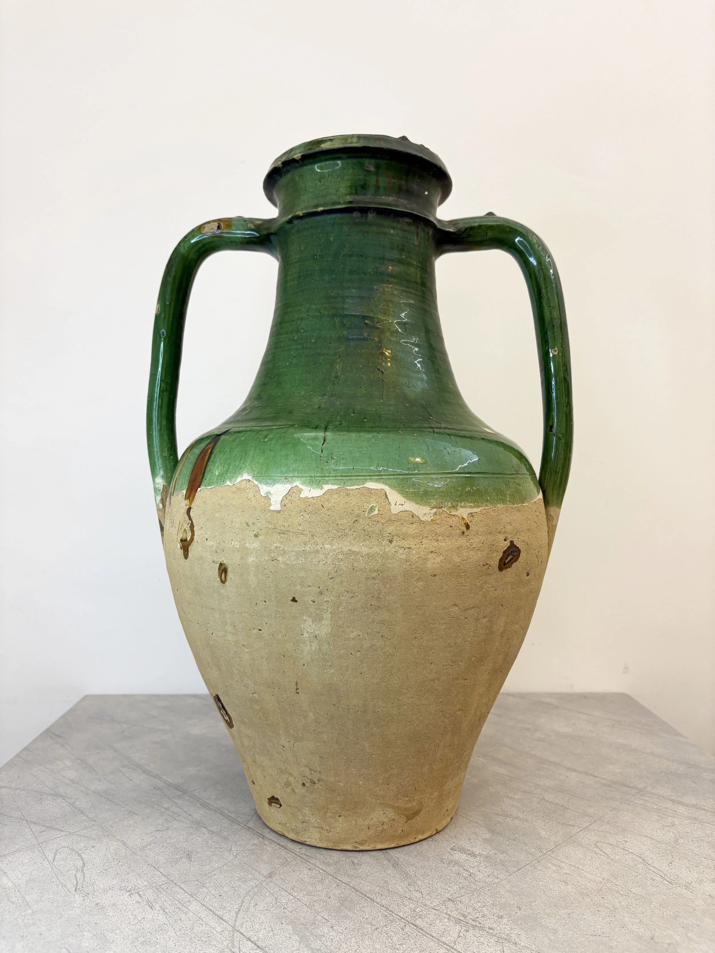 large antique amphora Puglia