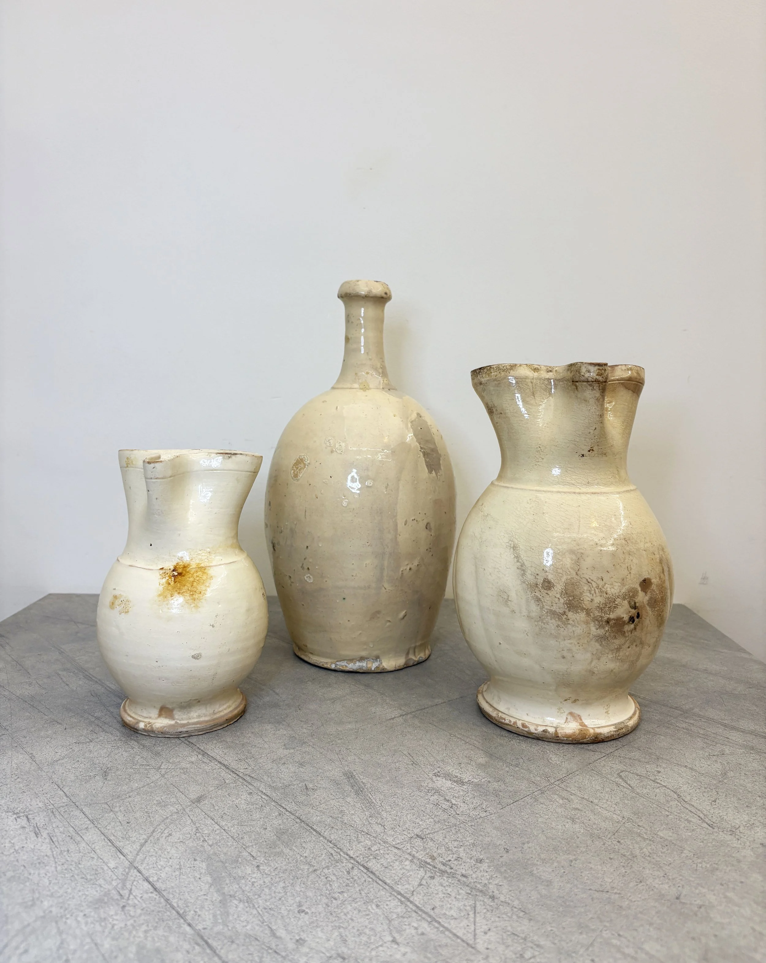 antique white glazed farmhouse pottery Puglia