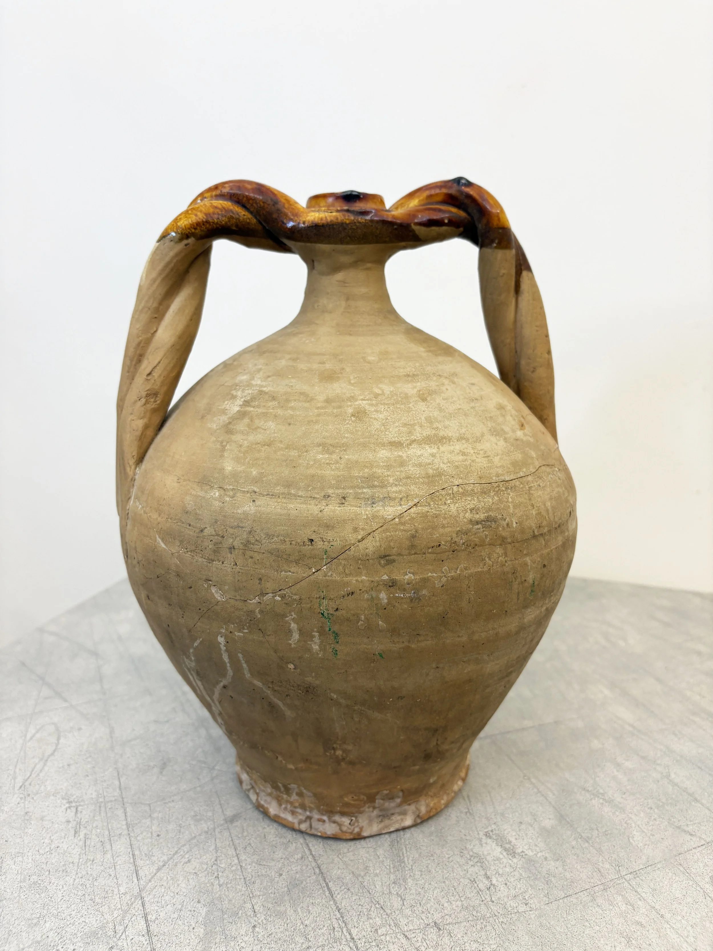 vintage rustic amphora Puglia .jpg