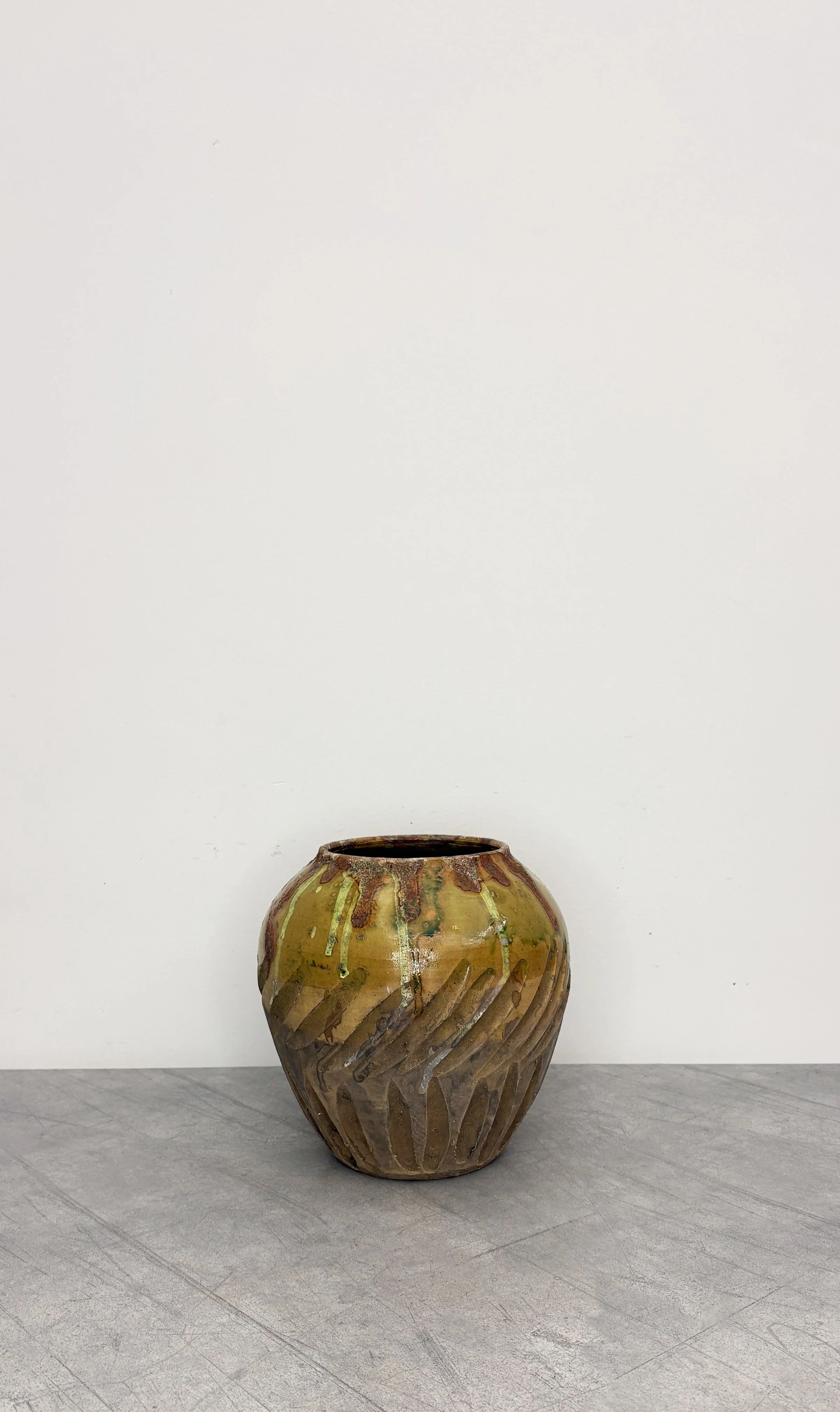 VINTAGE CERAMIC PLANT POT