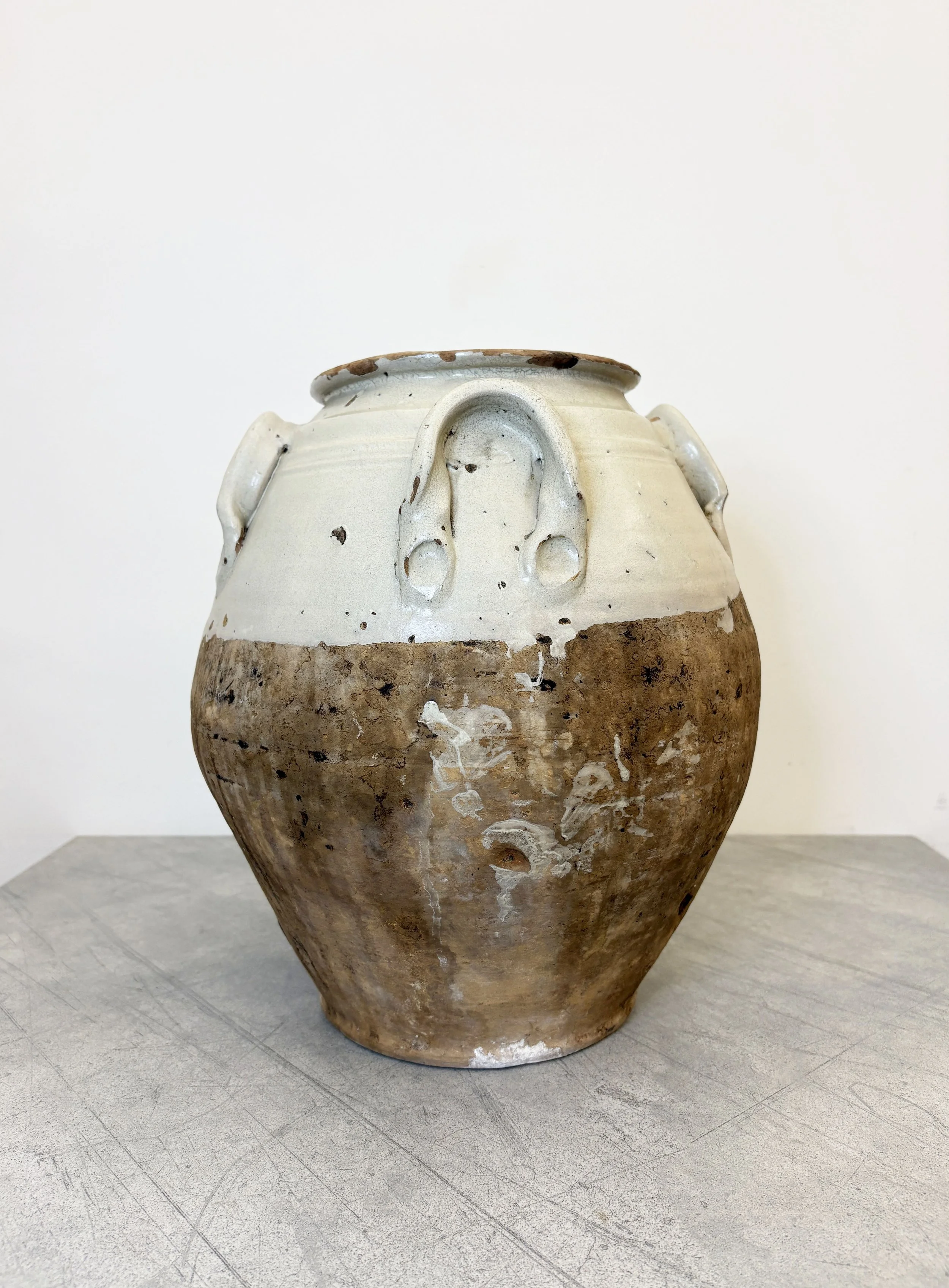 rustic farmhouse pottery Puglia