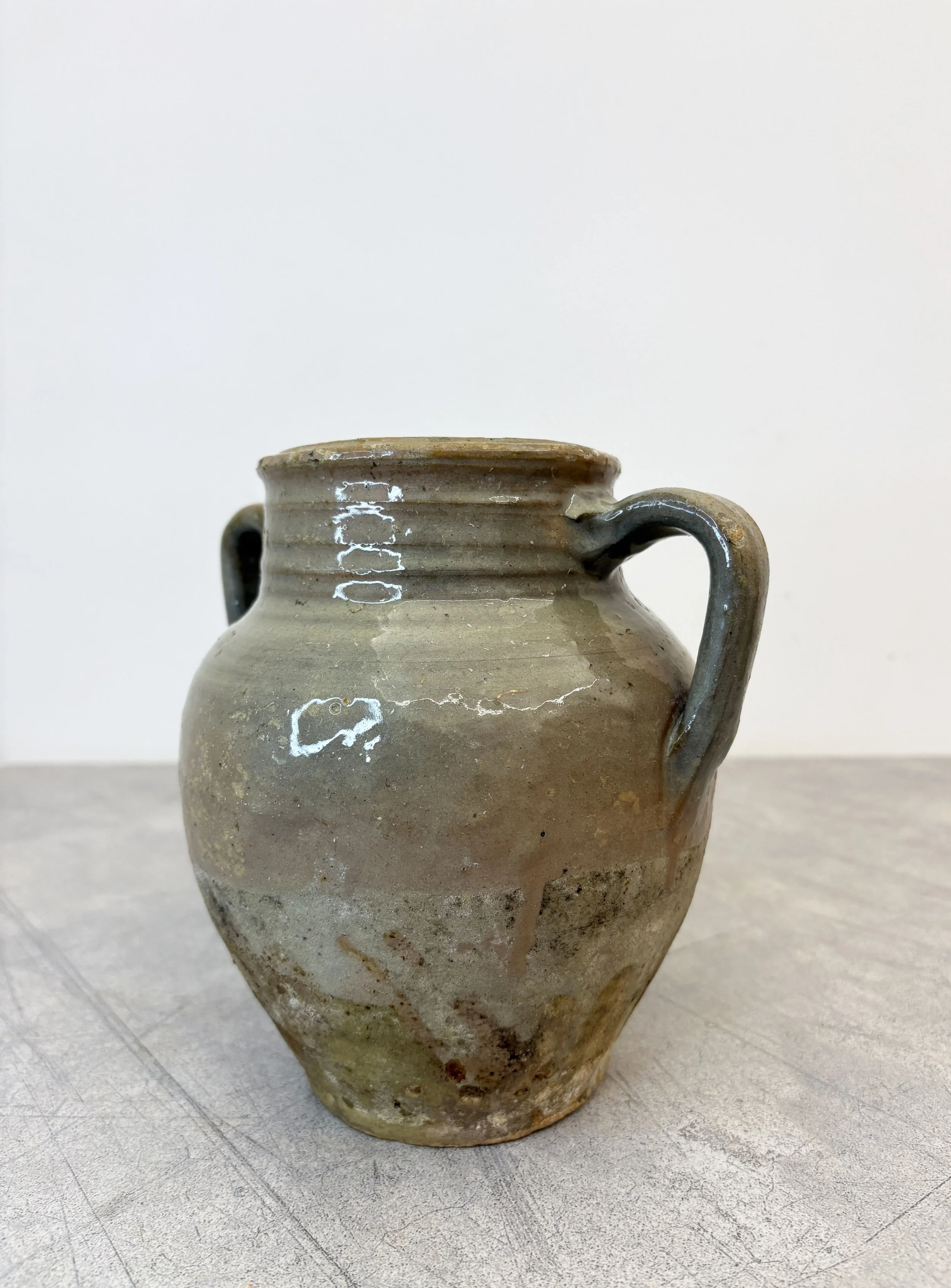 rustic pottery Puglia