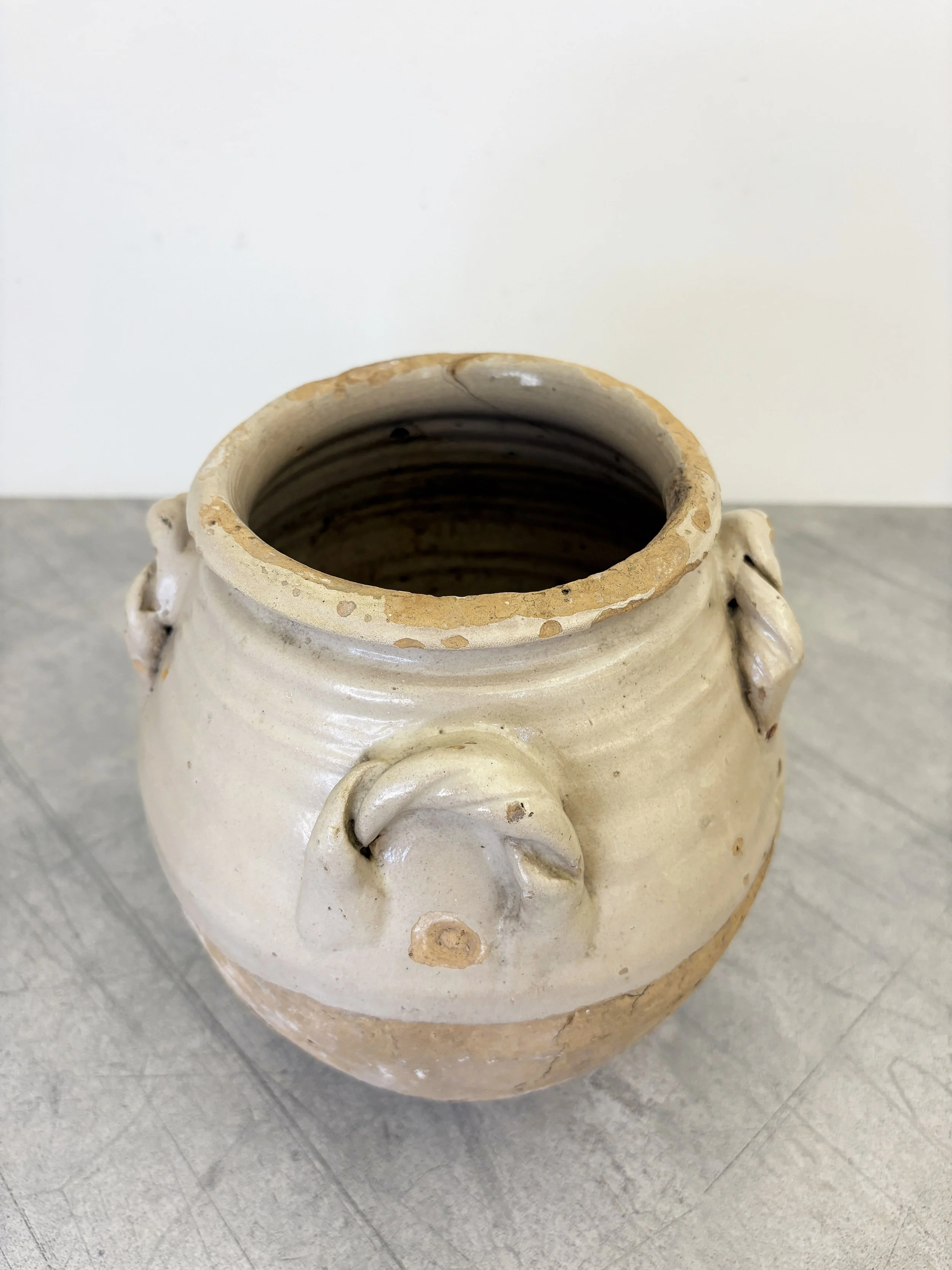 antique pottery Puglia