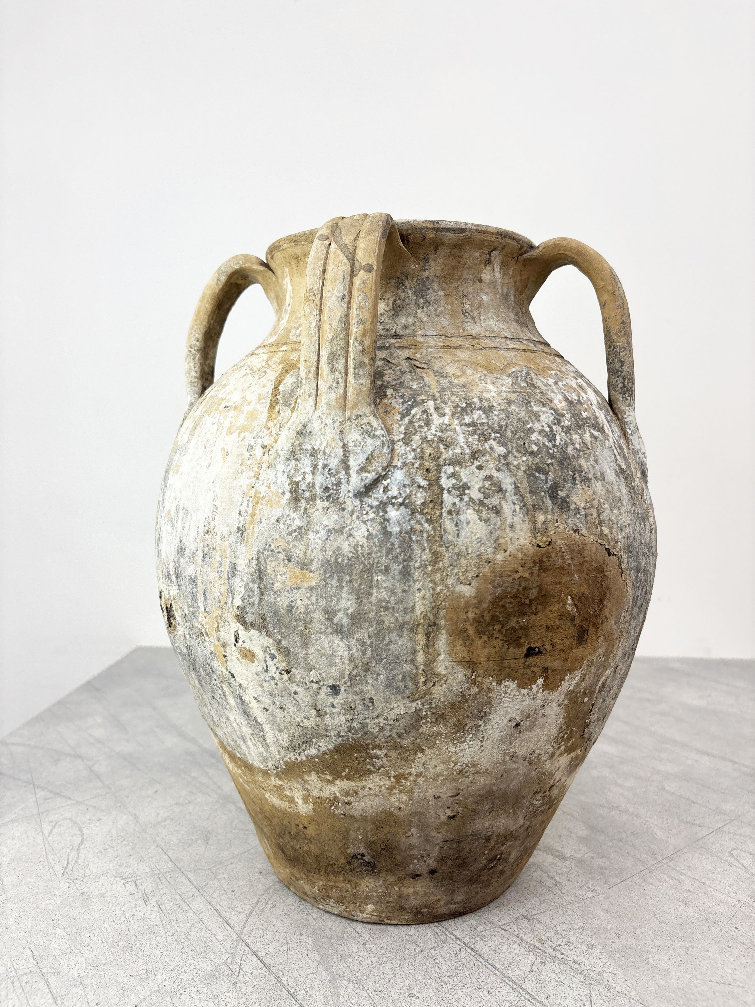 rustic pottery Puglia