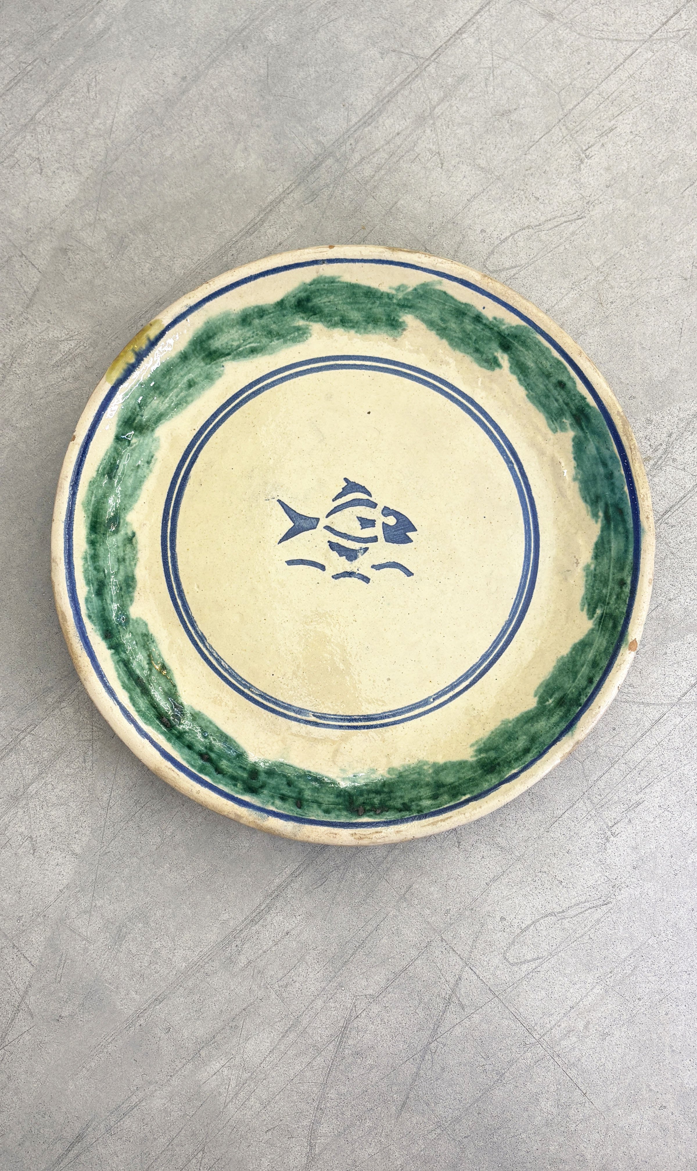 large antique Sicilian Fangotto plate