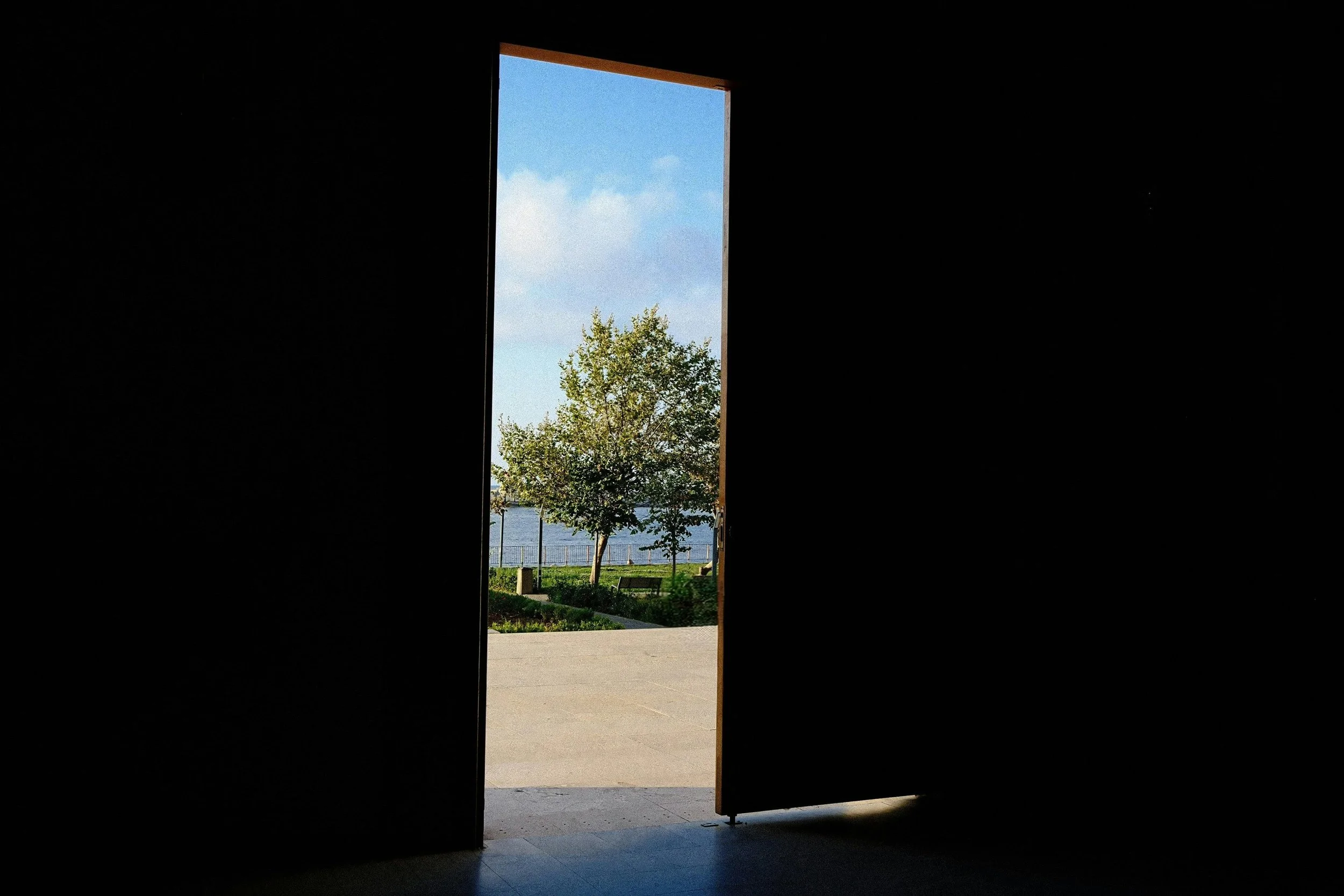 The Liminal Leader: Managing Teams Through Major Transitions