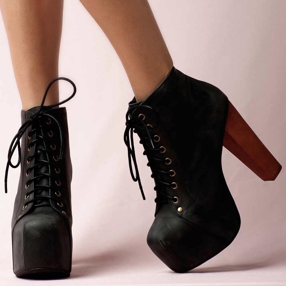  Jeffrey Campbell’s cult Lita boots. 