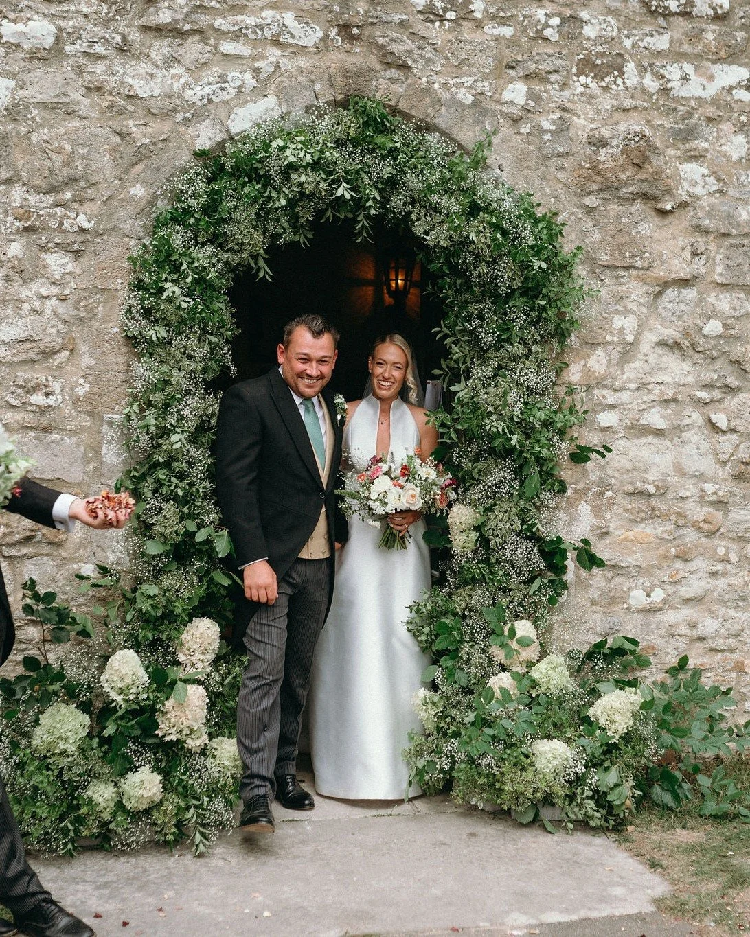 St John's Boldre looking it's best for H &amp; E August 2025

Hair  @riothairdressing 
Make up @tarasangermakeup 
Dress- @missbushbridal 
Photographer @nicolastreaderphotography 

#hampshireflorist #augustwedding #summerweddingflowers #flowerarch #fo